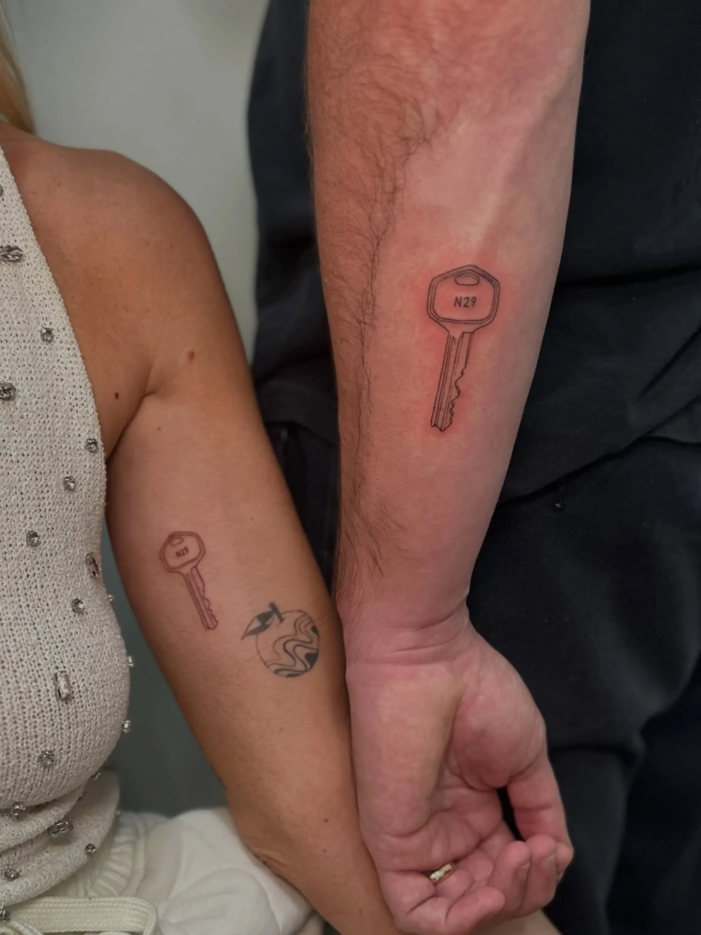 Matching tattoos on my clients&rsquo; honeymoon! The key to their first apartment together, so sweet and wholesome. Thank you guys for choosing me and my work to honor such a beautiful life milestone. 

#finelinetattoos #westpalmbeachtattoo #palmbeac