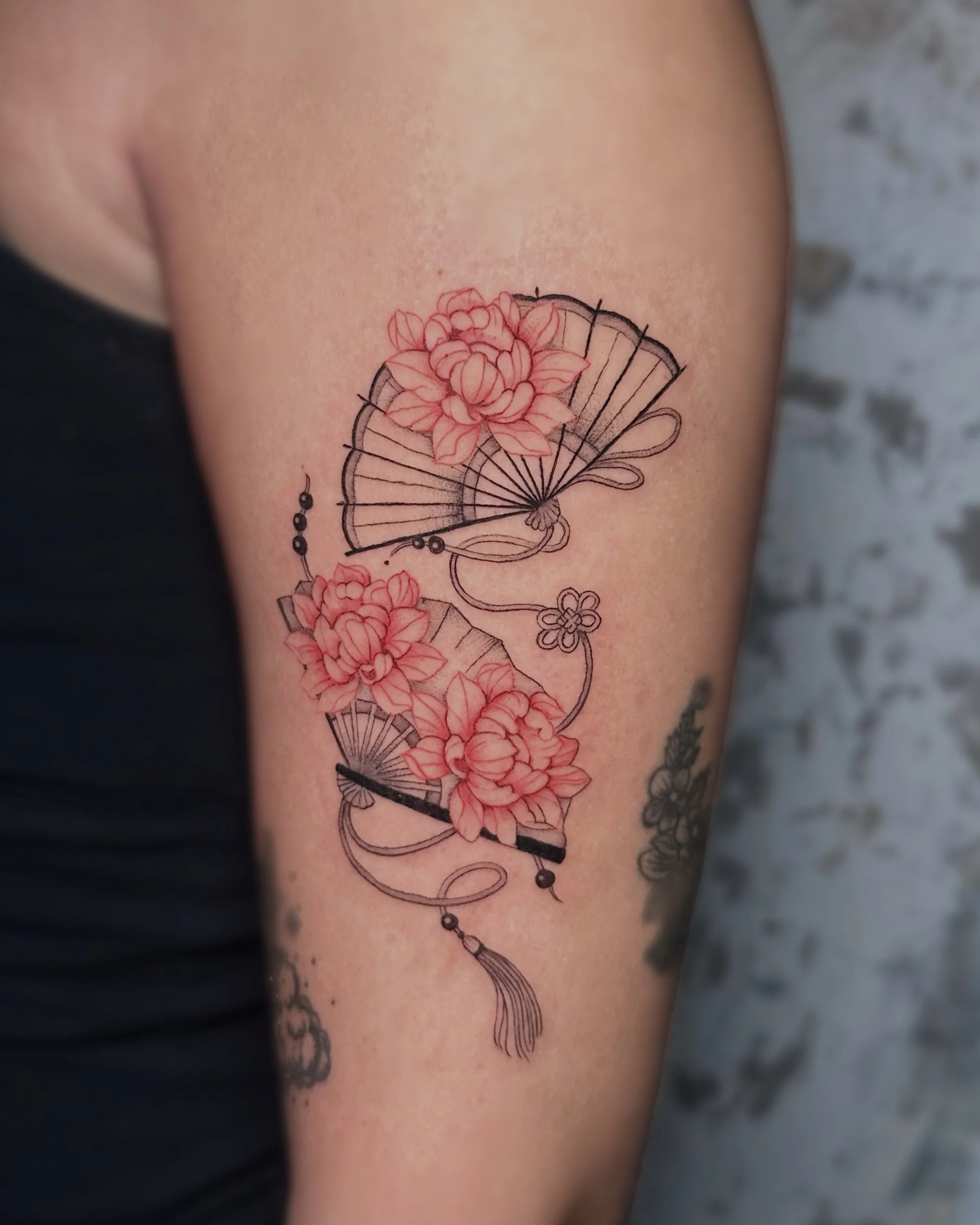 west-palm-beach-fine-line-japanese-fans-tattoo.jpg