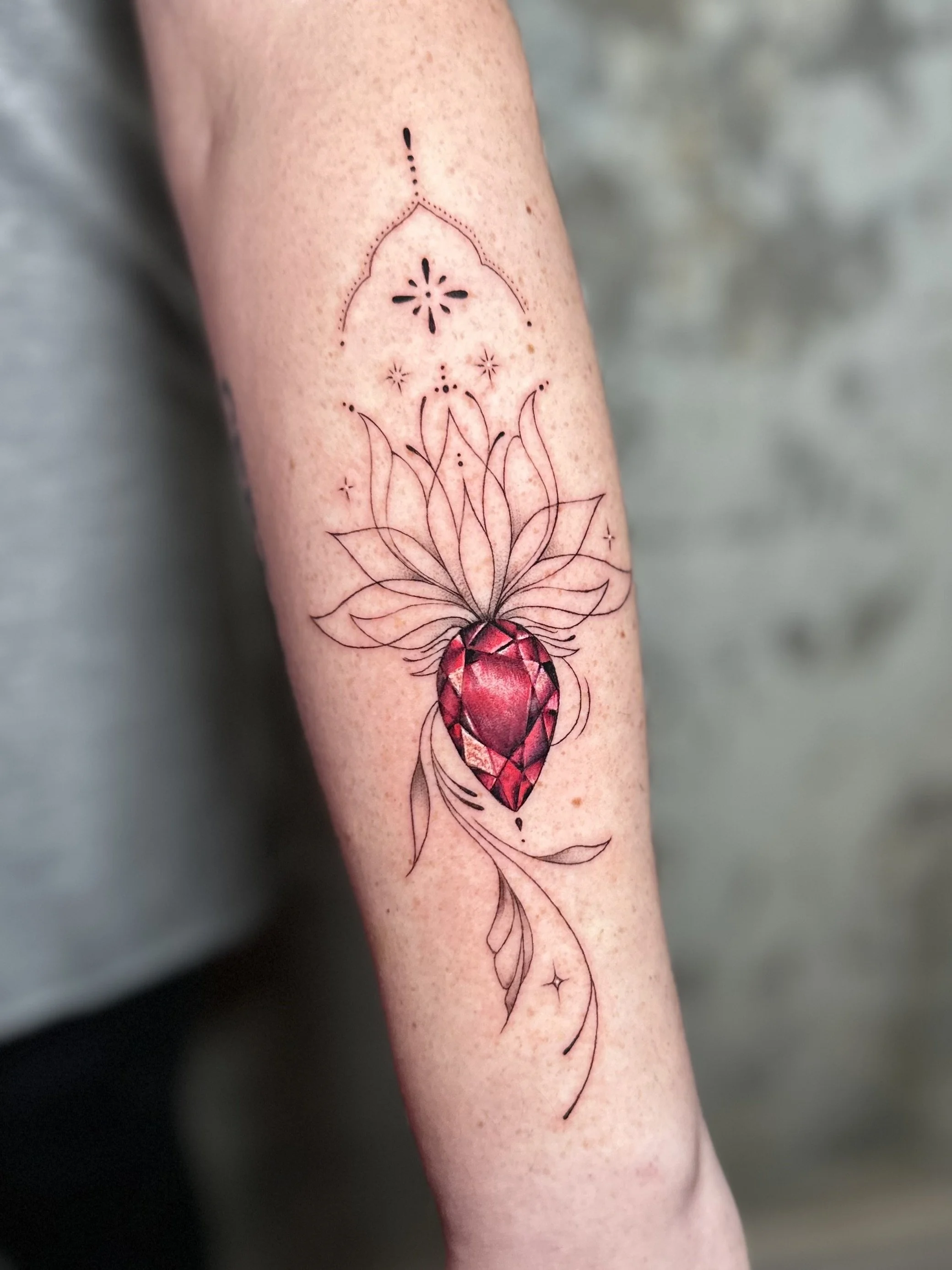 west-palm-beach-fine-line-gemstone-ornamental-tattoo.jpg