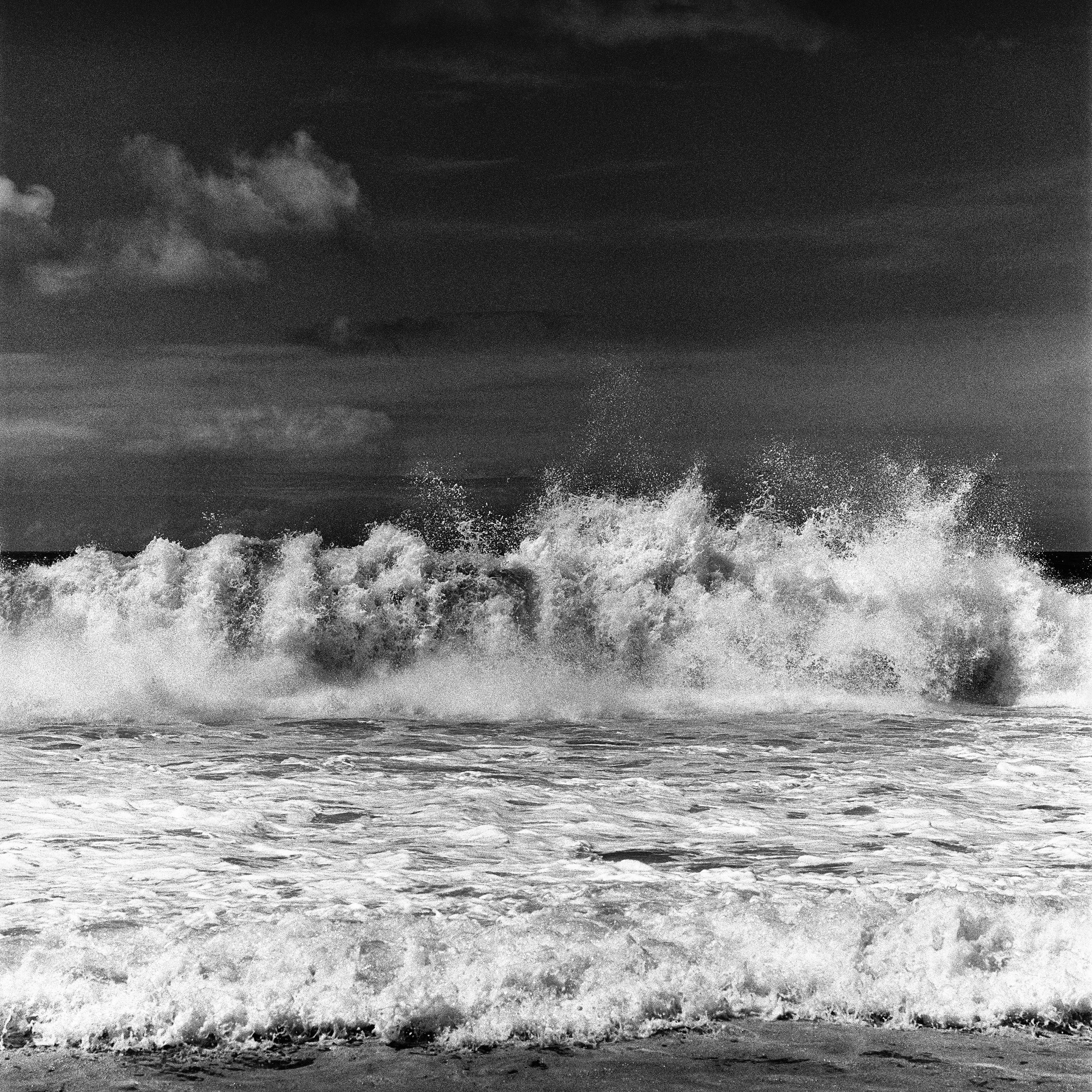 Copacabana - Mar (Série Clichê Rio), 2002-2003, pigmento mineral sobre papel de algodão Hahnemühle Museum Etching, 40 x 40 cm