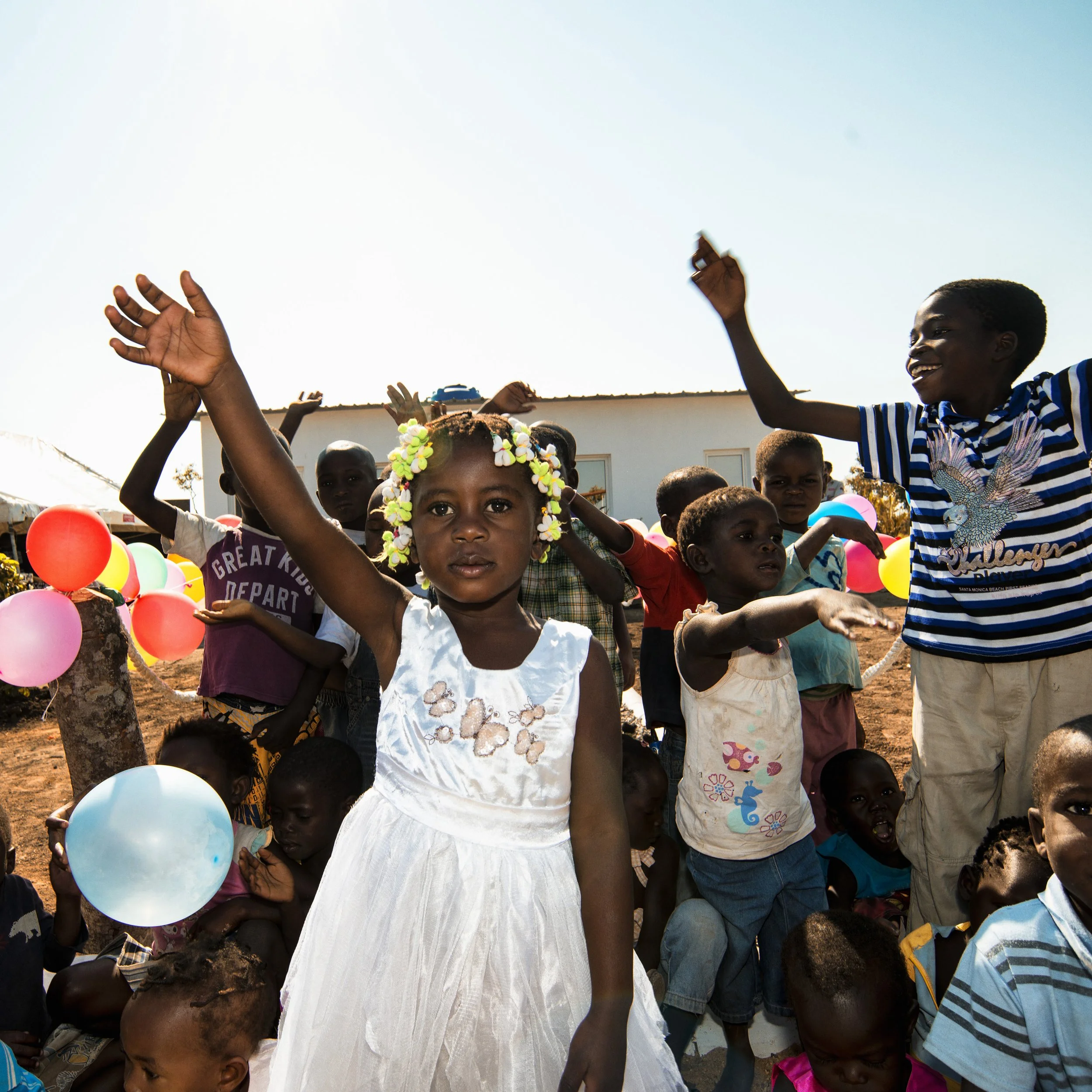Série Karimu, 2016, pigmento mineral sobre papel de algodão Hahnemühle Museum Etching, 40 x 40 cm