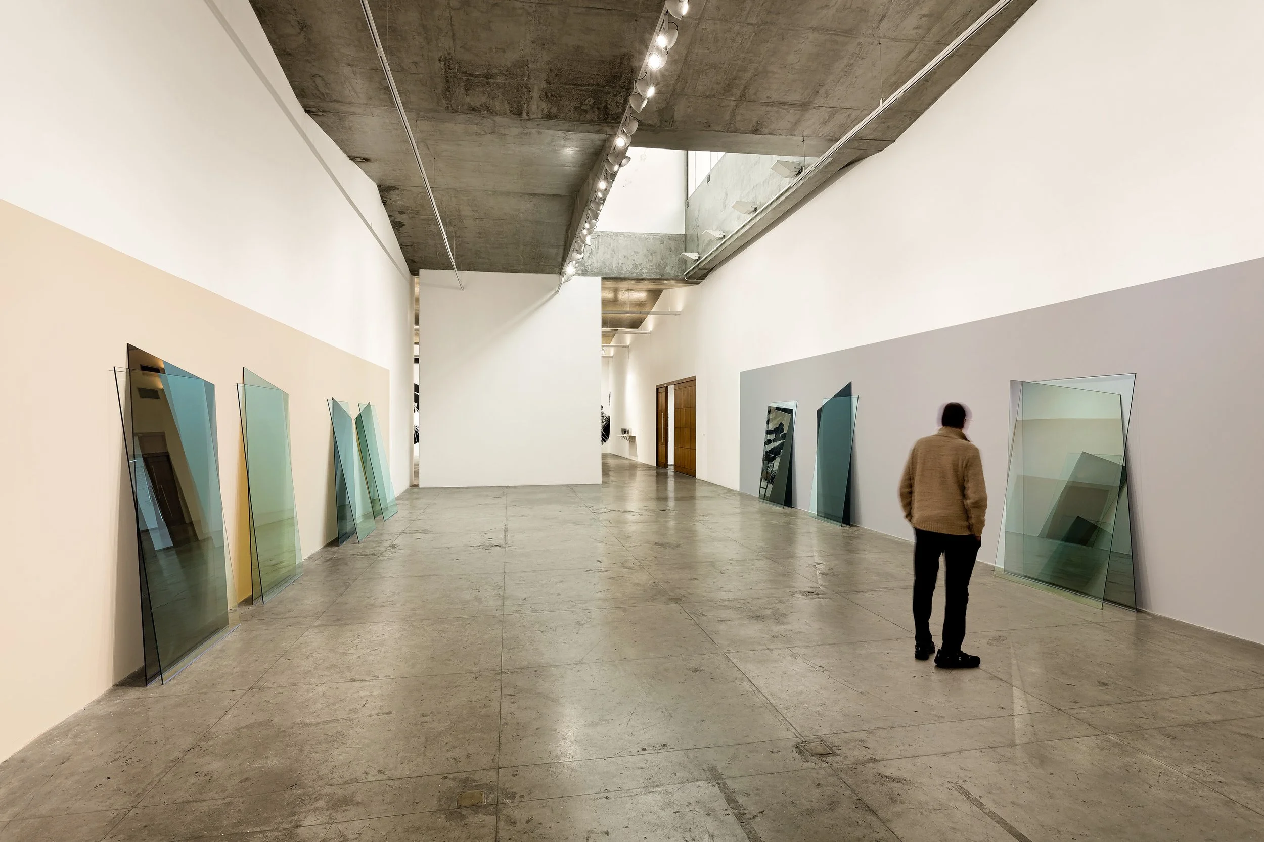 Visão geral da exposição “4 Eméritos”, Espaço das Artes da ECA – Escola de Comunicações e Artes da USP, São Paulo, Brasil, 2026