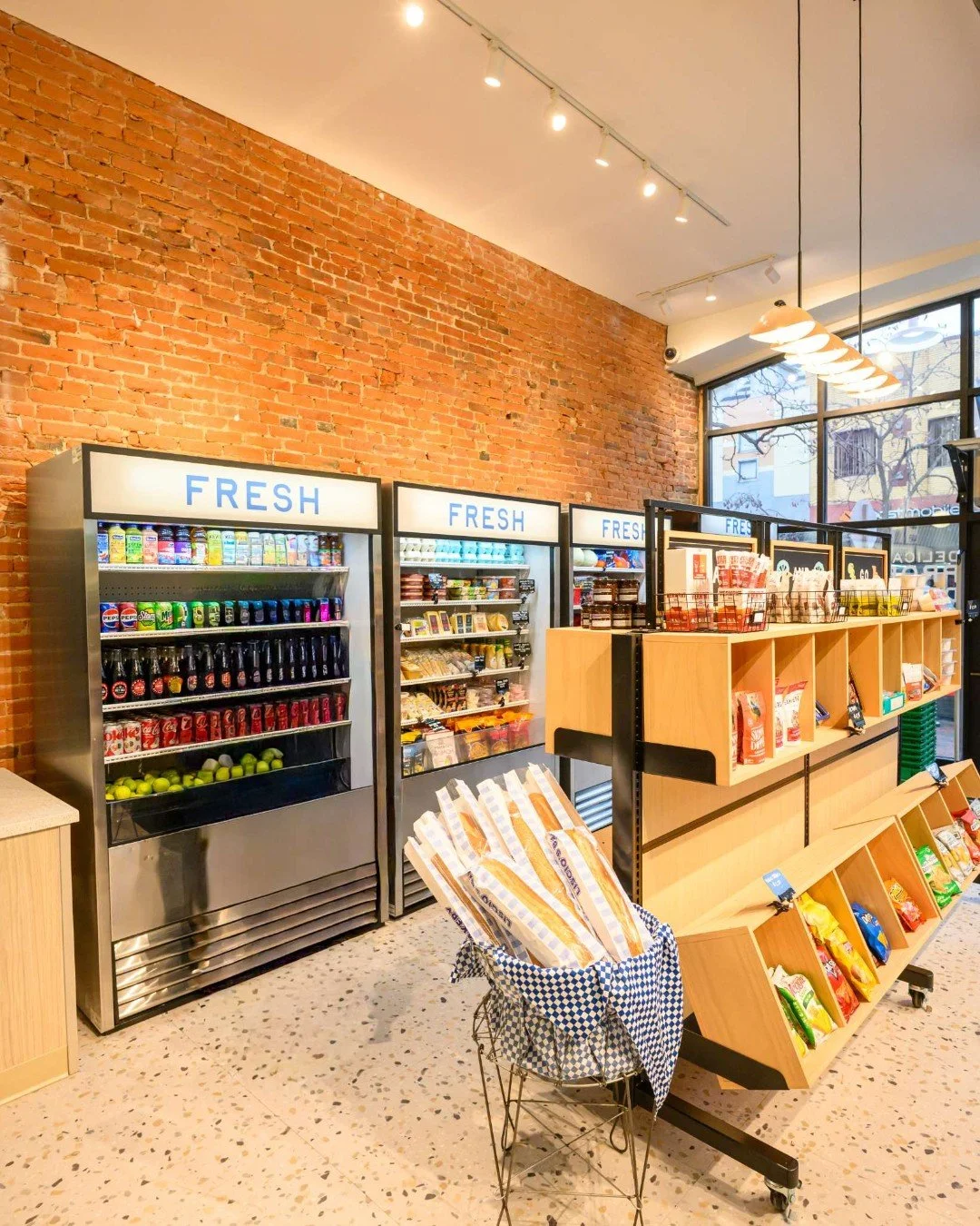 All your needs in one spot ✨ Come by Pretty Eddies on Market Street and browse all the good stuff, perfect for everyday finds and little treats. We&rsquo;re here all week, so stop in whenever it fits your day ☕️🛍️
📍 730 N Market St, Wilmington, DE 