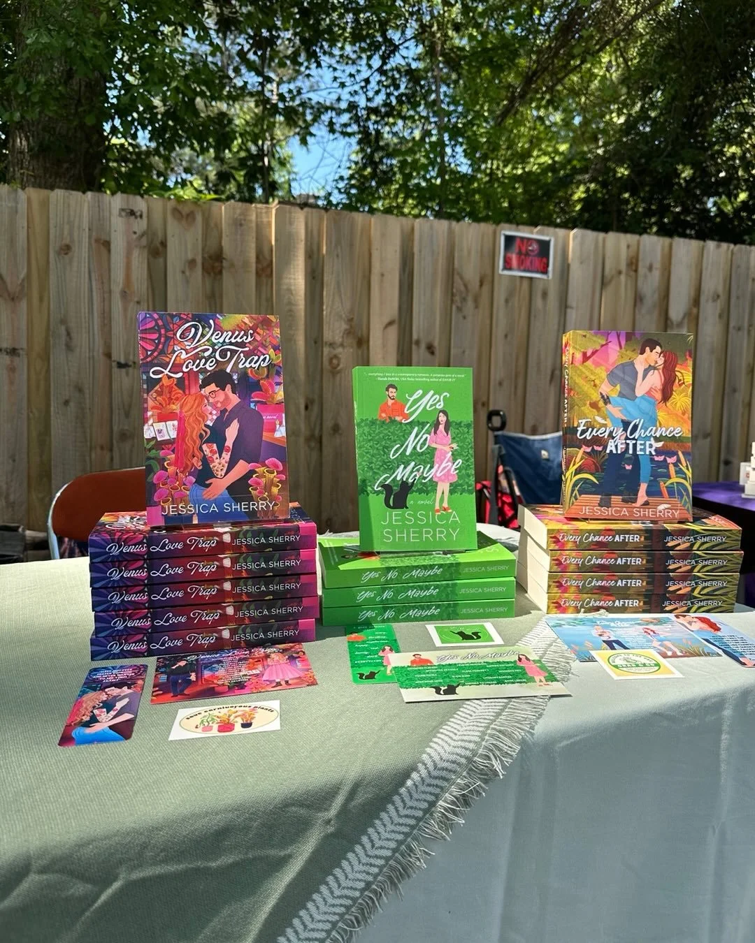 🌸 Weekend highlights! 🌸

I had so much fun at The Spring Fling Book Fair hosted by @badbsbooks_ilm at @lbcbottleshop this weekend! I got to talk books with some great people, see my indie author friends, drink delicious beers, and eat yummy pizza f