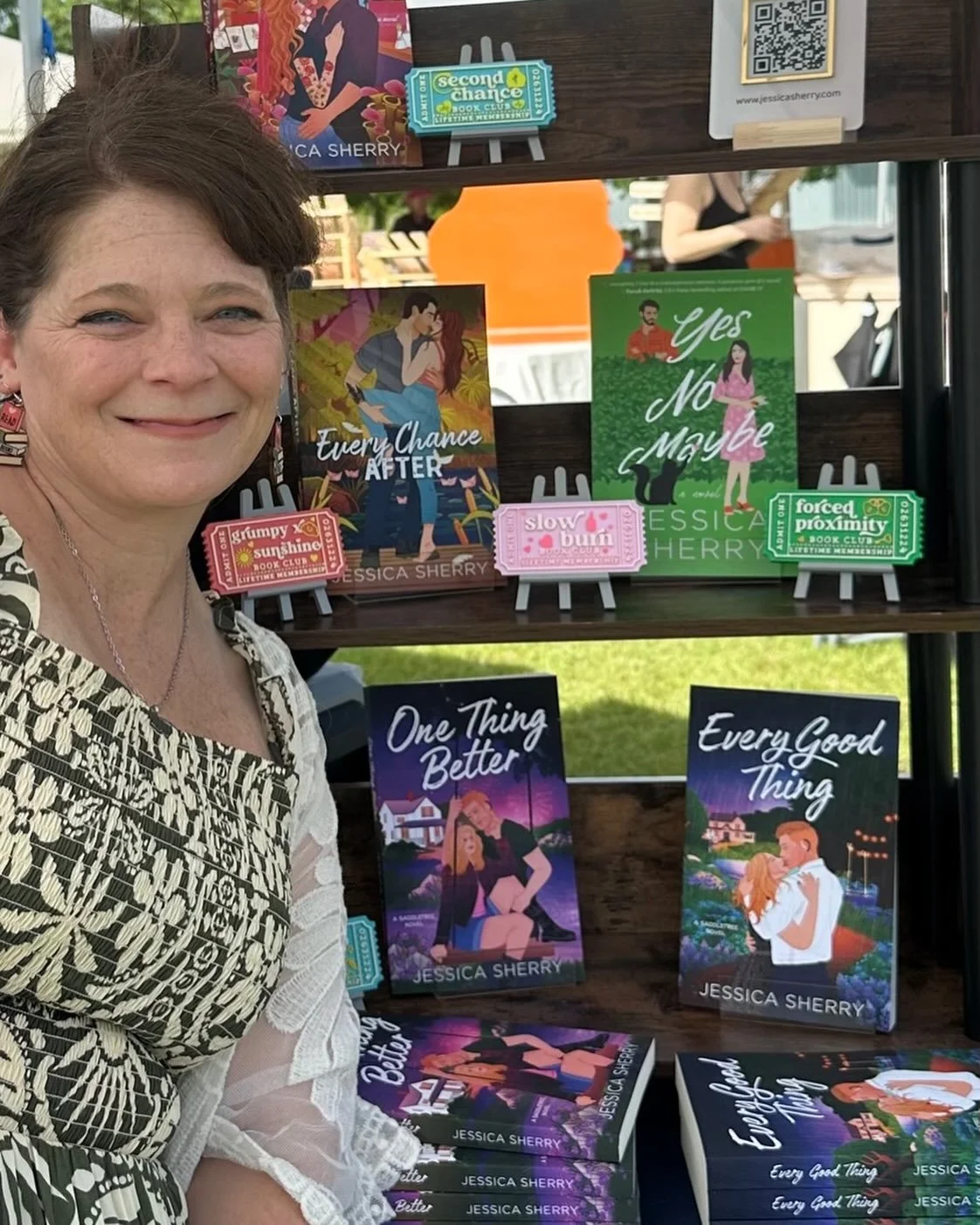 Come out to Burgaw, NC today, 10 - 4, at Old River Farms for Books &amp; Blooms! 

I&rsquo;m here. I&rsquo;m hot 🥵 BUT so are my book boyfriends! 🤣🤣🤣

@badbsbooks_ilm is here!

Thank you @theenchantednookbooks for hosting this amazing event! 

Ca