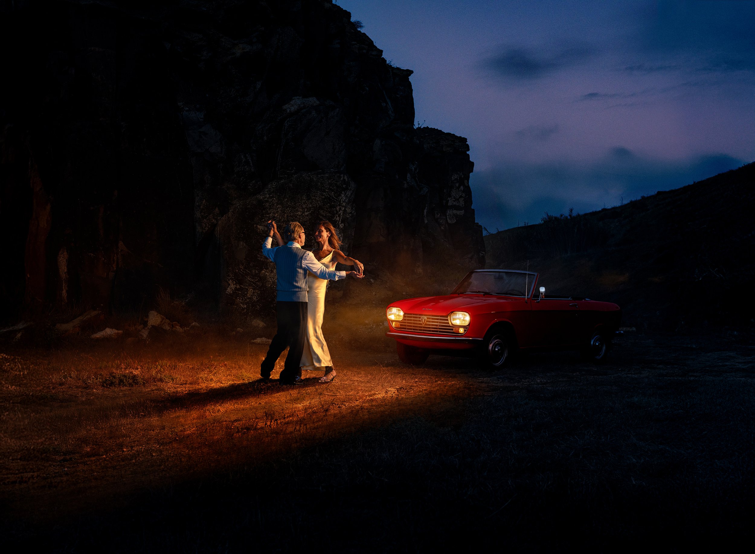 12418080C04rgb_R2_Dancing_Headlights.jpg