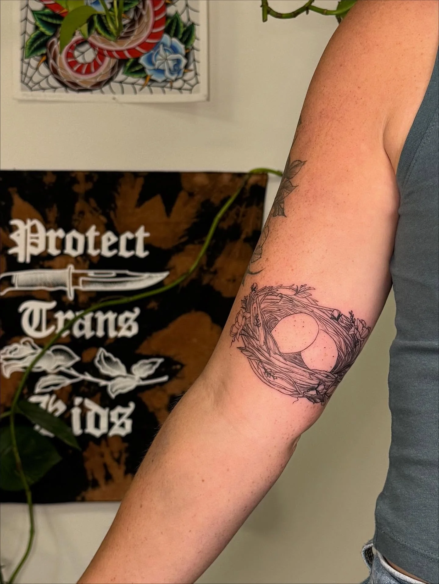 Nesting, nature, and florals 🌸🪺🌿
Im lucky enough to have long term relationships with all these clients. Watching people&rsquo;s lives change over the course of years, benchmarked by our time tattooing together is a spectacular part of this work. 