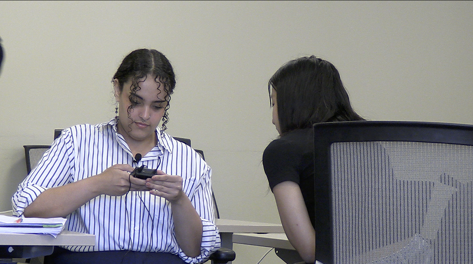 Maya using transmitter..png