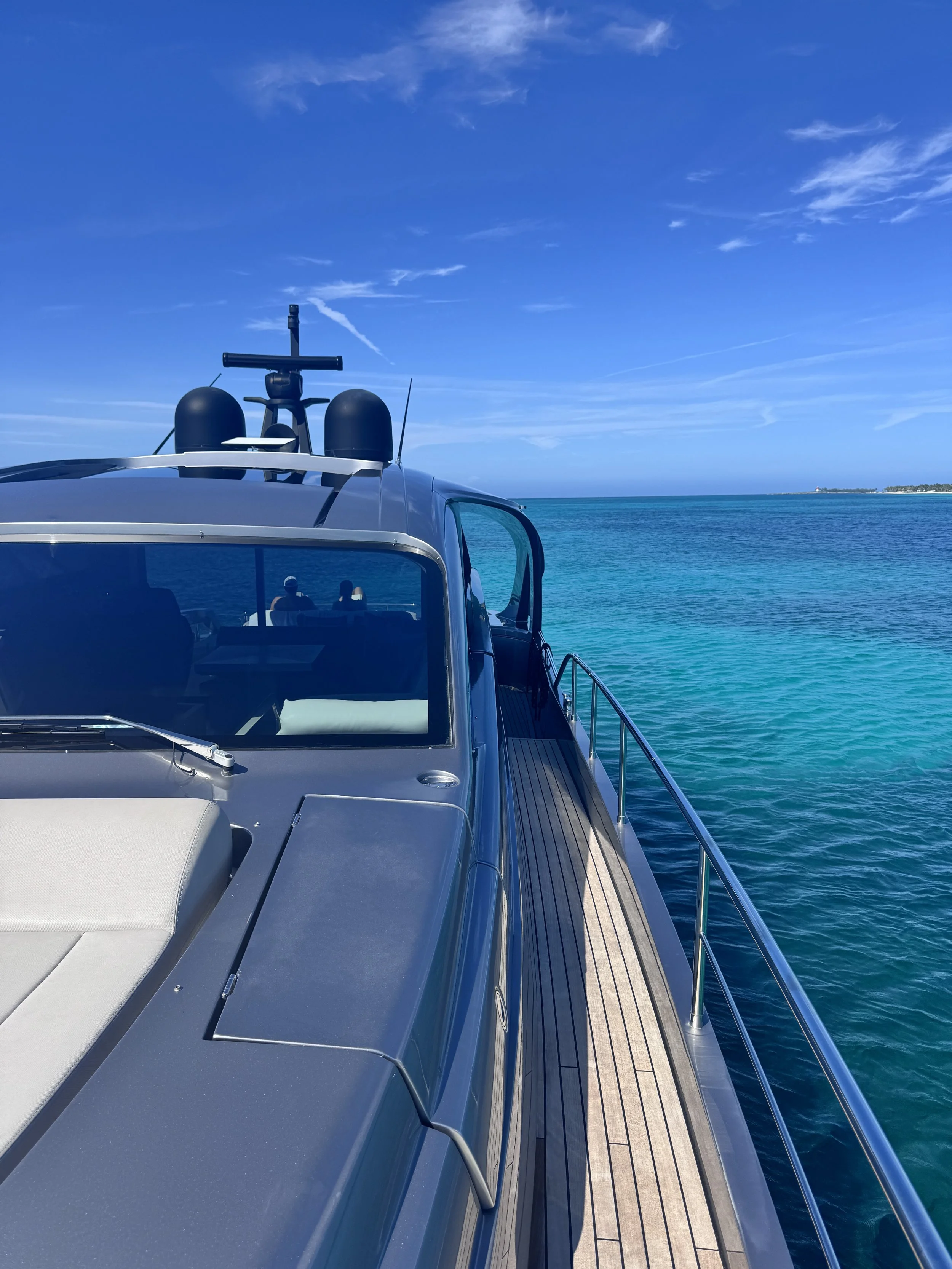 Miami to the Bahamas: Why the Right Yacht Makes All the Difference
