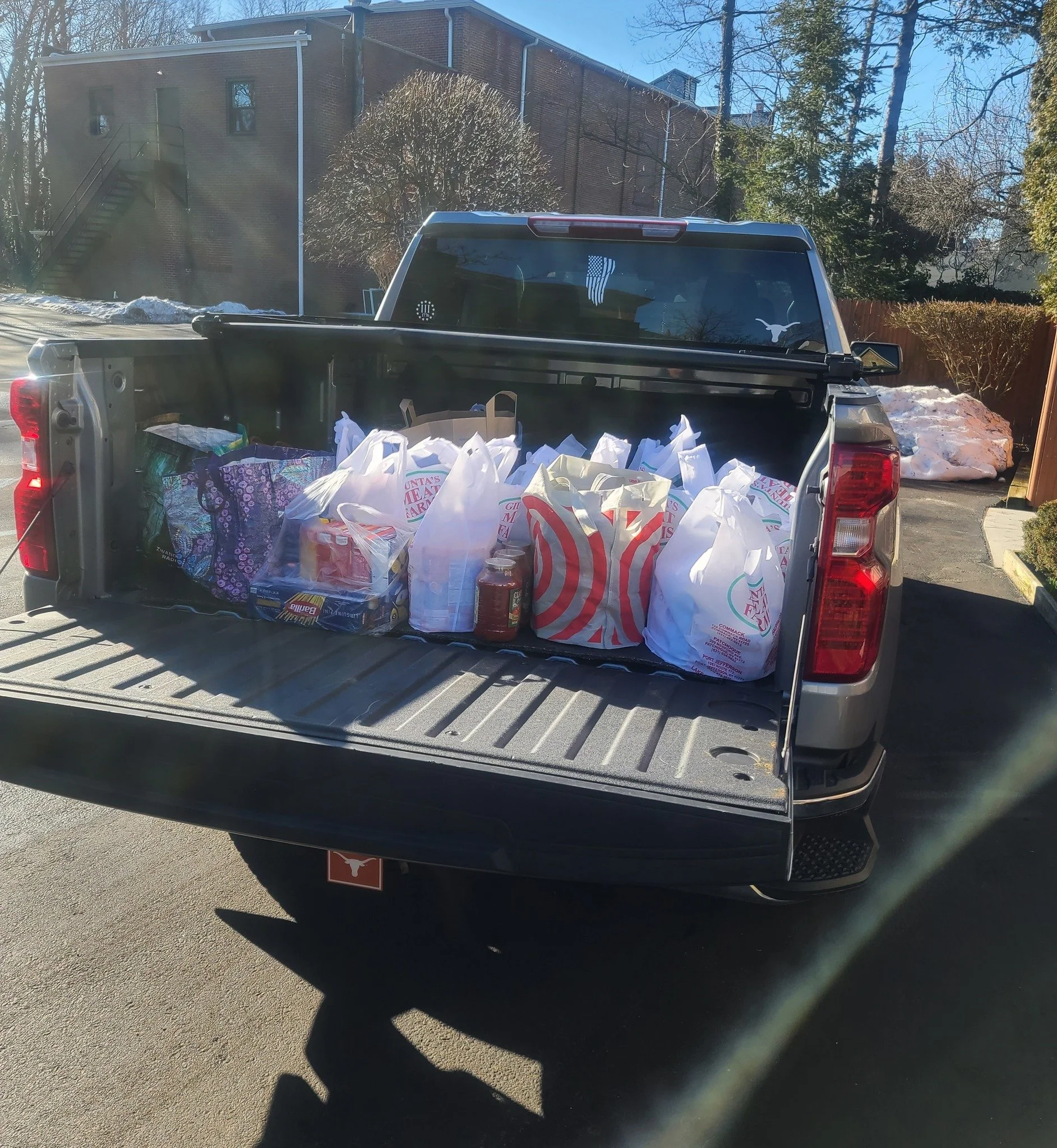 Another load of food donations was taken this morning by Thomas Maurici to our local food bank partner, St. Martin of Tours Church.

 #Community #&AElig;cumenical #foodbank