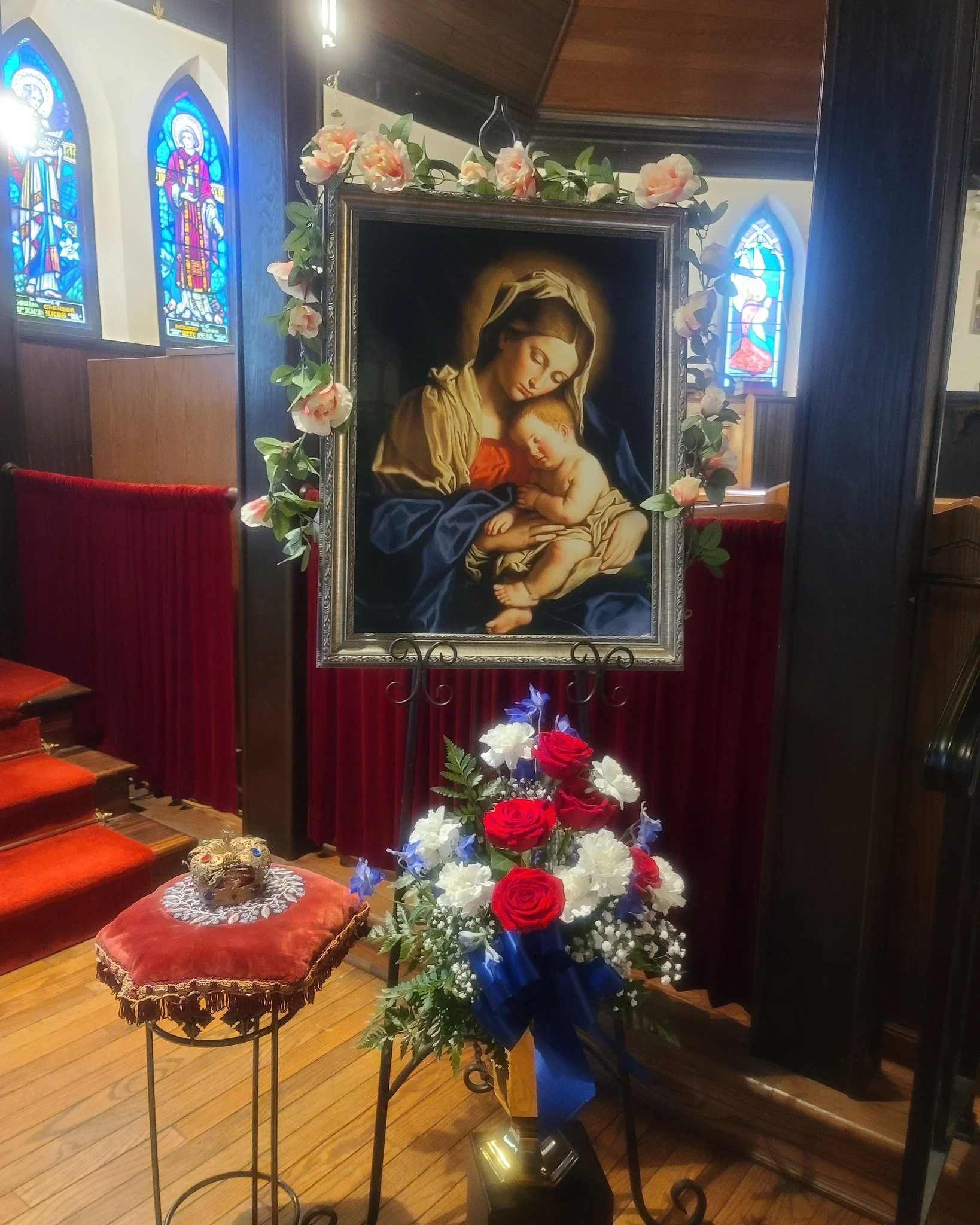 O bless us, dear Lady,
With blessings from heaven,
And to our petitions
Let answer be given.

Ave, Ave, Ave Maria!
Ave, Ave Maria!