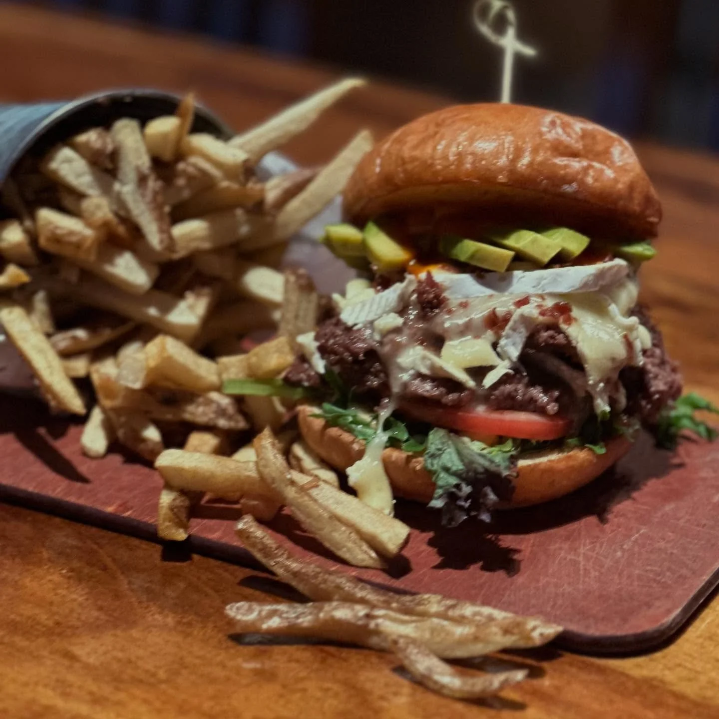 Another glorious Friday and another dynamite smasher, this weeks Friday smash:

Brie &amp; Prosciutto Smash
2x4oz all beef smash patties, fresh sliced avocado, melty Brie, crisp prosciutto, mixed baby greens, tomato, chipotle aioli &amp; a classic bu