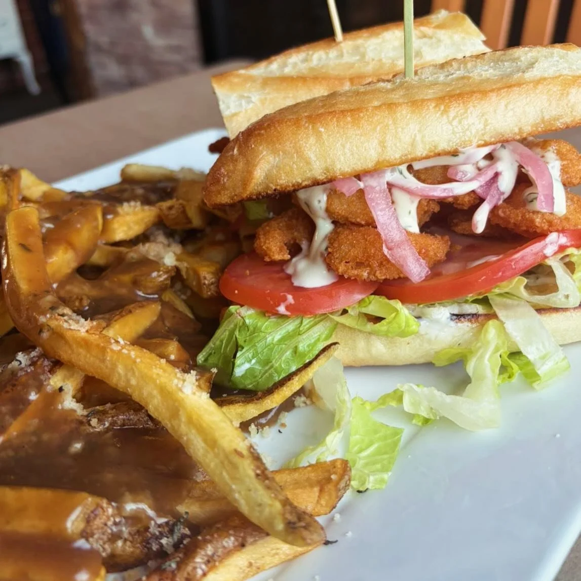 Is that the sun making an appearance out there today!? 

Get out there and soak in some vitamin D - while you&rsquo;re at it, swing by and grab today&rsquo;s feature!

Shrimply the Best Baguette 
-crispy fried shrimp
-lettuce
-tomatoes
-pickled red o