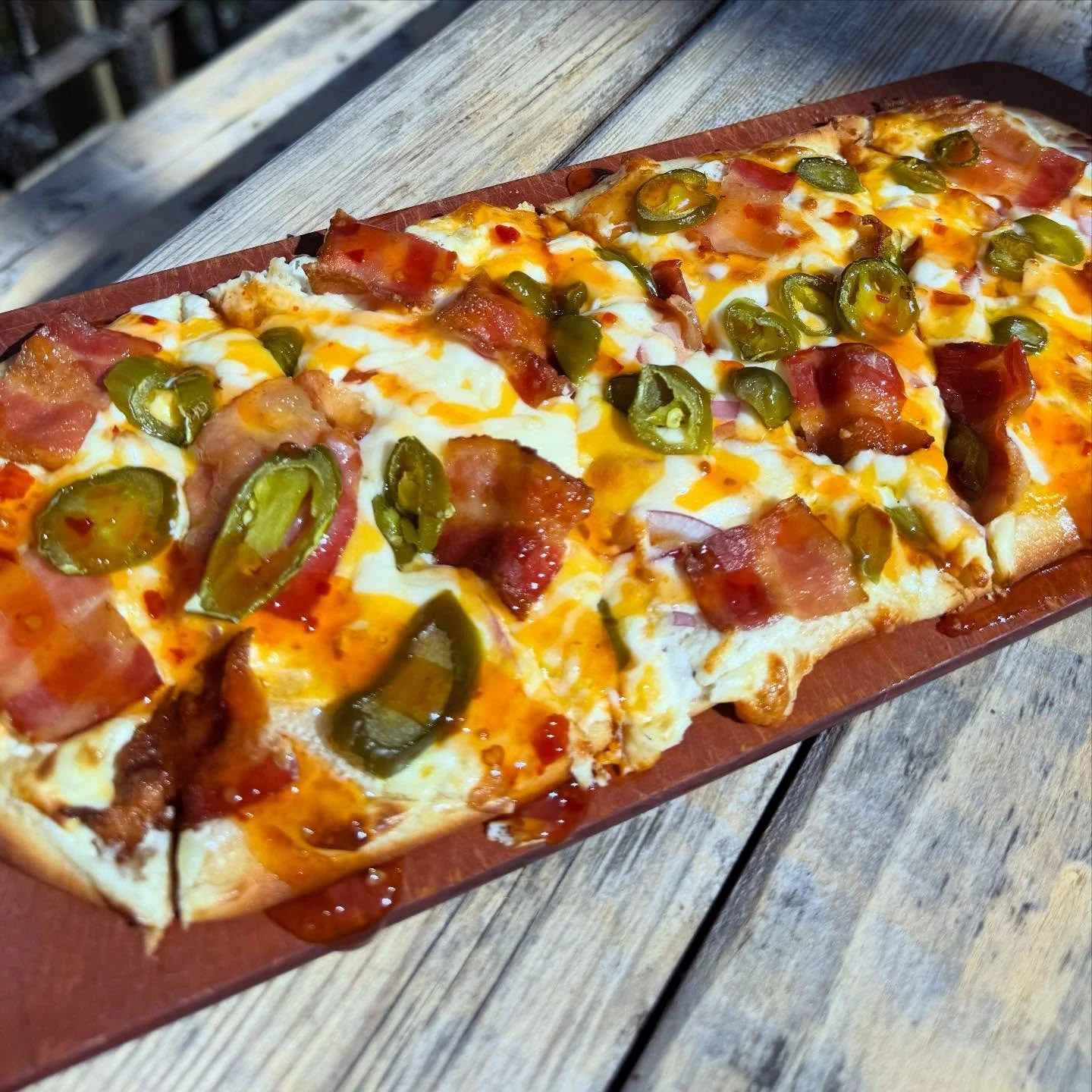 Mondays on the patio just hit different&hellip;.

Grab a seat, a cold one and dive into today&rsquo;s Feature&hellip;
Jalape&ntilde;o Popper Flatbread
Pickled jalape&ntilde;os, our famous thunder crunch, cream cheese sauce, bacon, onion, 3 melted che