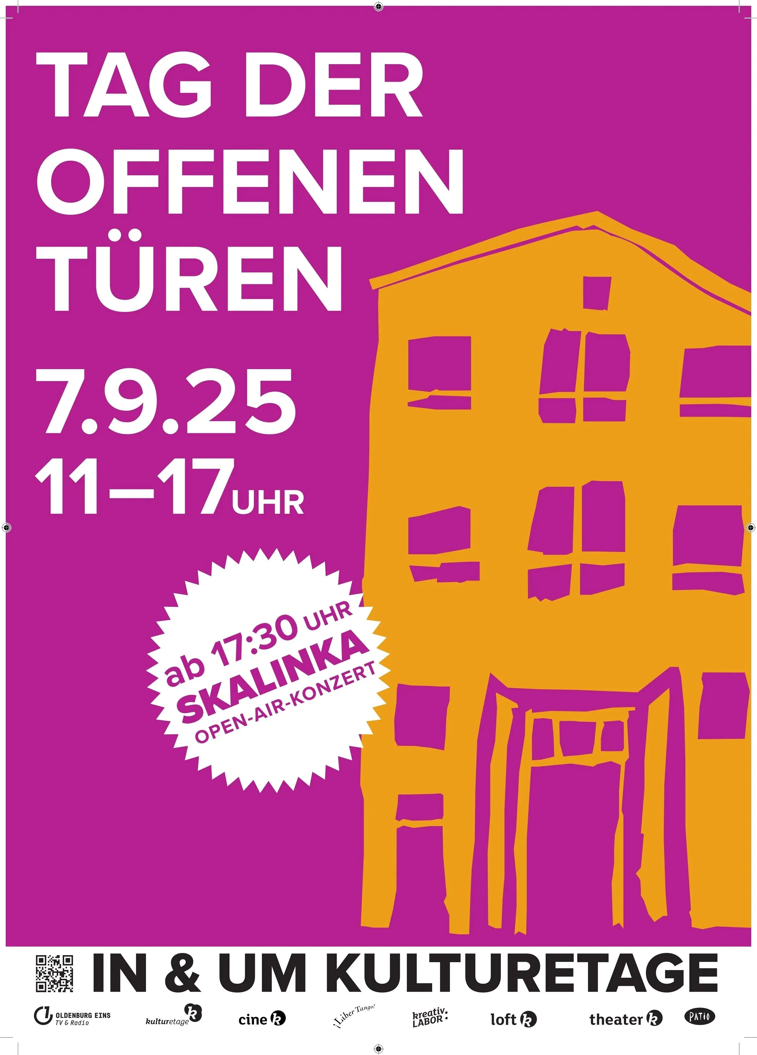 Plakat für den Tag der offenen Tür am 7. September 2025, von 11 bis 17 Uhr, mit Open-Air-Konzert ab 17:30 Uhr auf dem Kalinka-Platz. Das Plakat ist lila mit einer orangefarbenen Illustration eines Gebäudes.