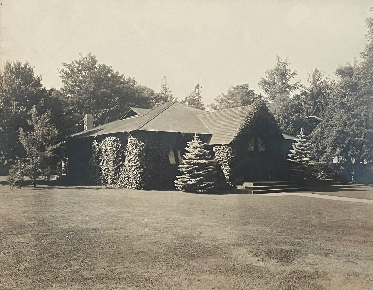 Black and white photo of St Ann's Church