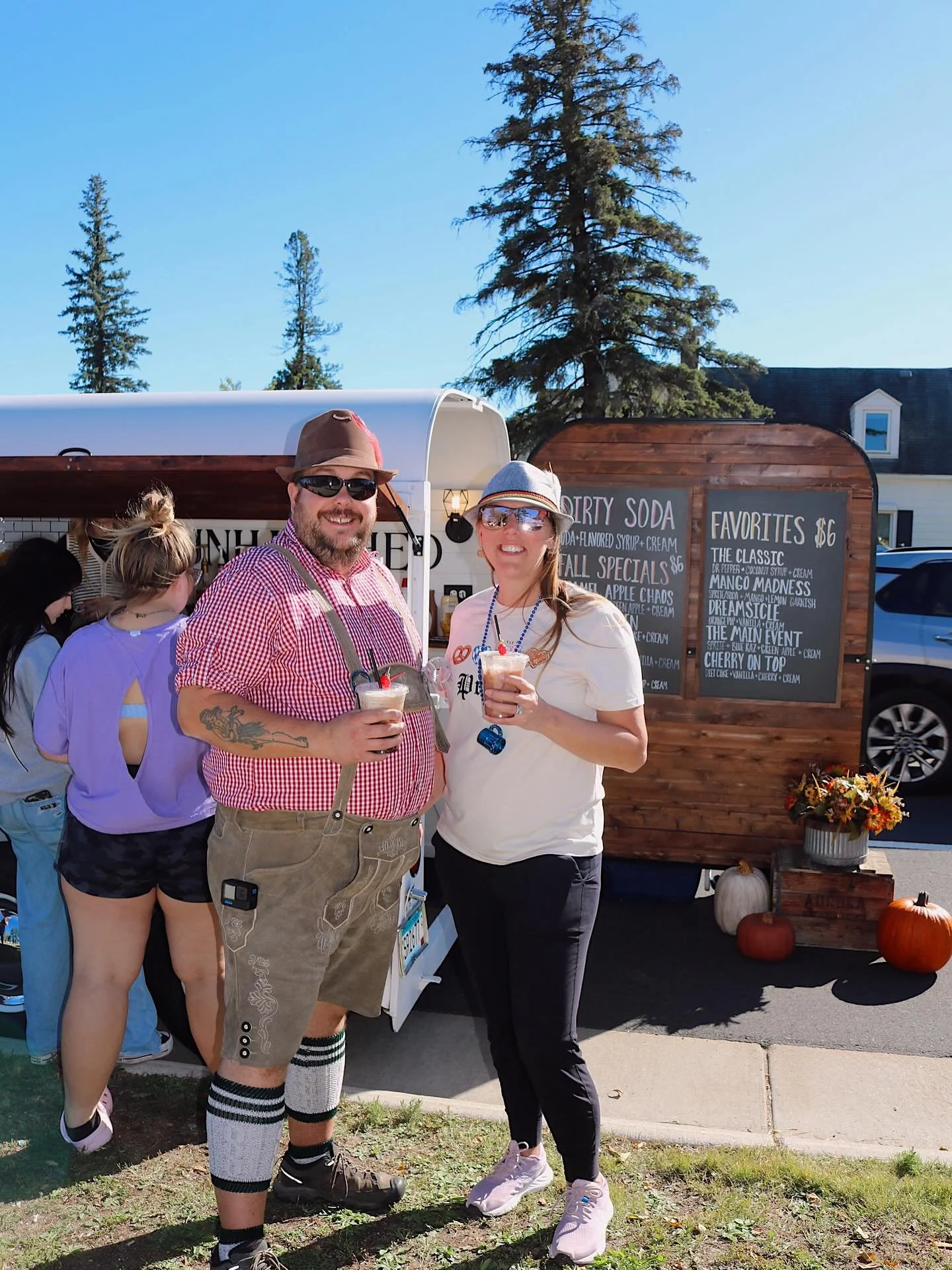 We had to share a few pictures from Honktoberfest in Biwabik! Thank you to everyone who stopped by and made it so much fun! 
#mobilebar #october #event #fallevents #dirtysodabar #fallseason #mobilebartender #dirtysodas #mobileevents