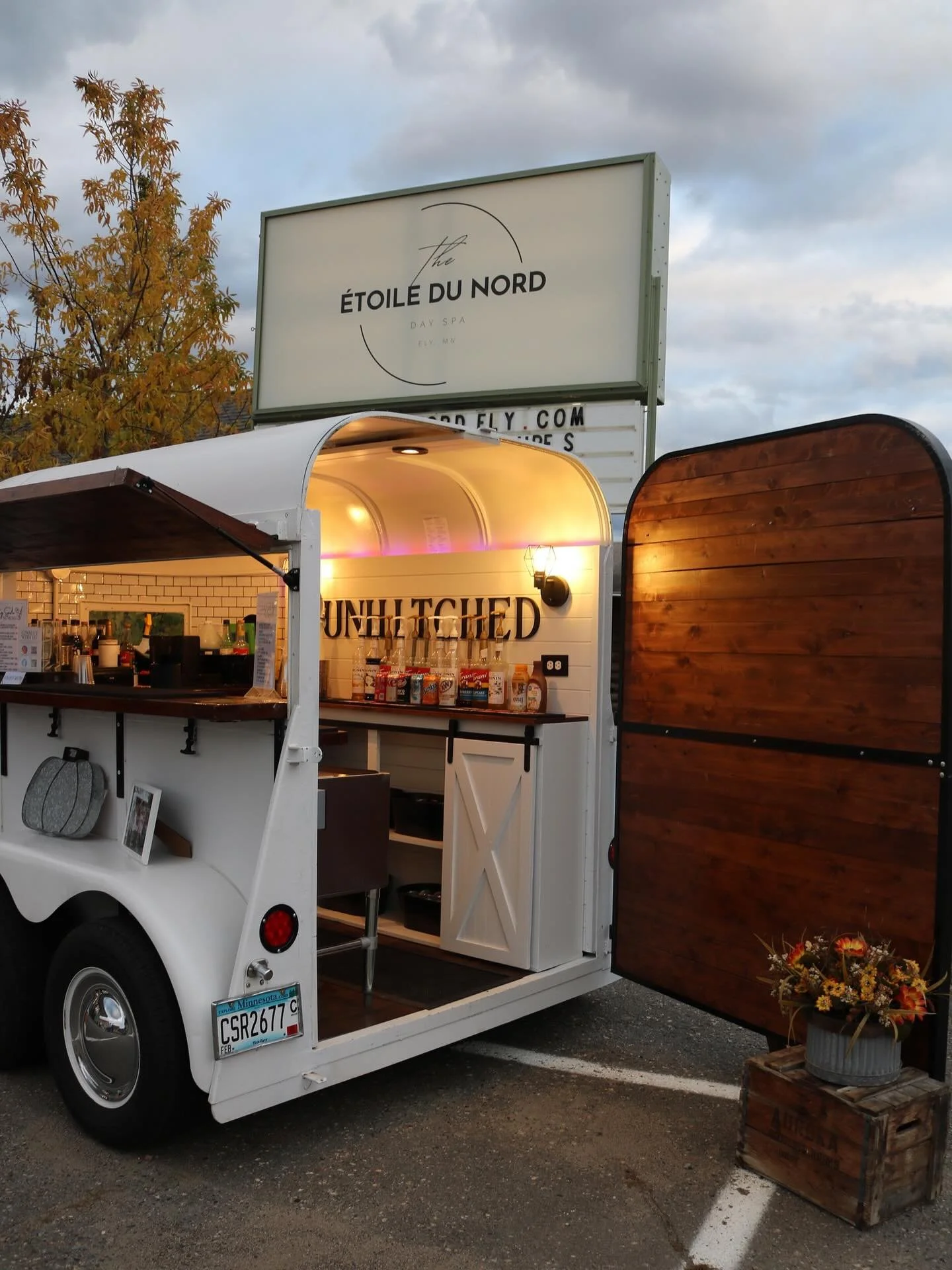 A perfect day in Ely with &Eacute;toile du Nord Spa! Serving dirty sodas right outside their beautiful space for their open house, and the turnout was incredible. The team was so kind and welcoming &mdash; highly recommend checking them out and treat