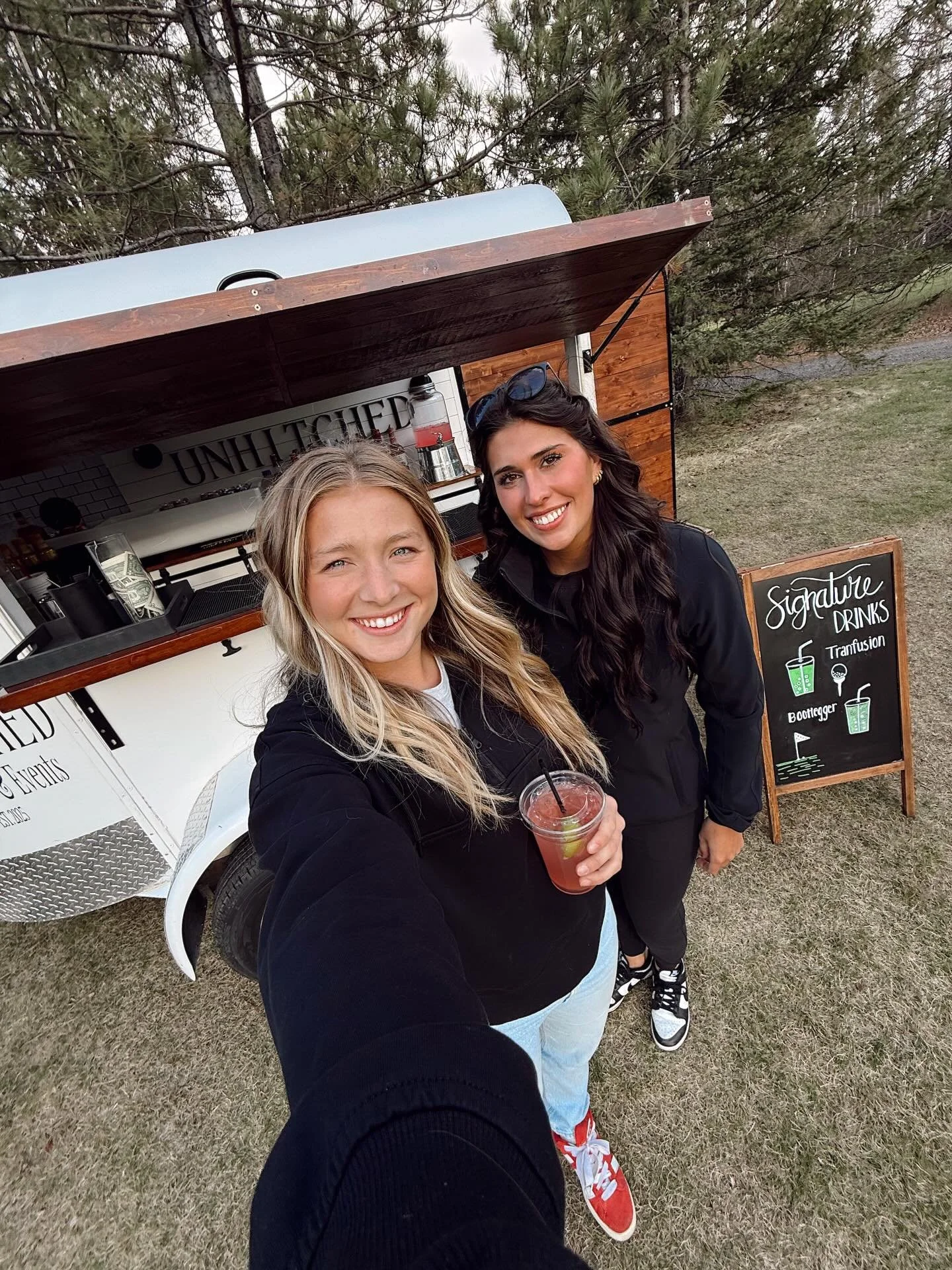 Last week Unhitched officially kicked off event season at Eshquaguma Country Club for a golf tournament and we couldn&rsquo;t be more excited for all the events ahead!!

Sunshine, golf, good drinks, and getting the trailer back out again! Cheers to a