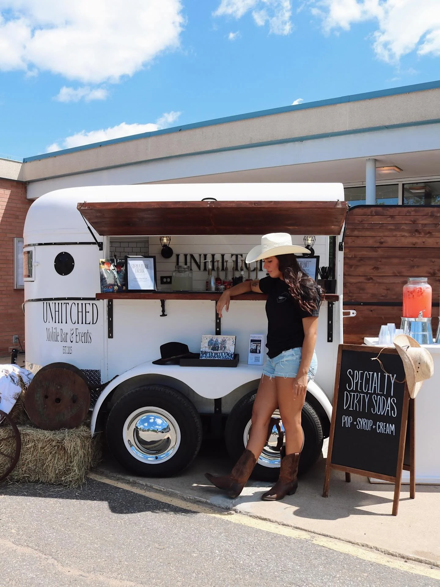 We had the honor of serving at a western-themed celebration of life this weekend, and it was incredible to see so many people come together! 

Thank you for allowing Unhitched to be a small part of such a special day. We&rsquo;re so grateful! 

#mobi