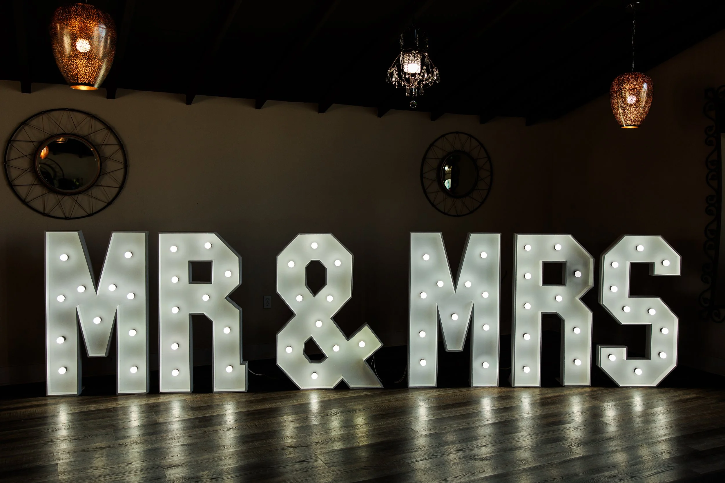 Light Up marquee letters