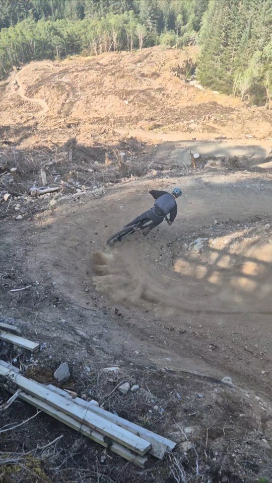 Super dusty today
.
.
#bikes #mtblife #reels #biking #mtb