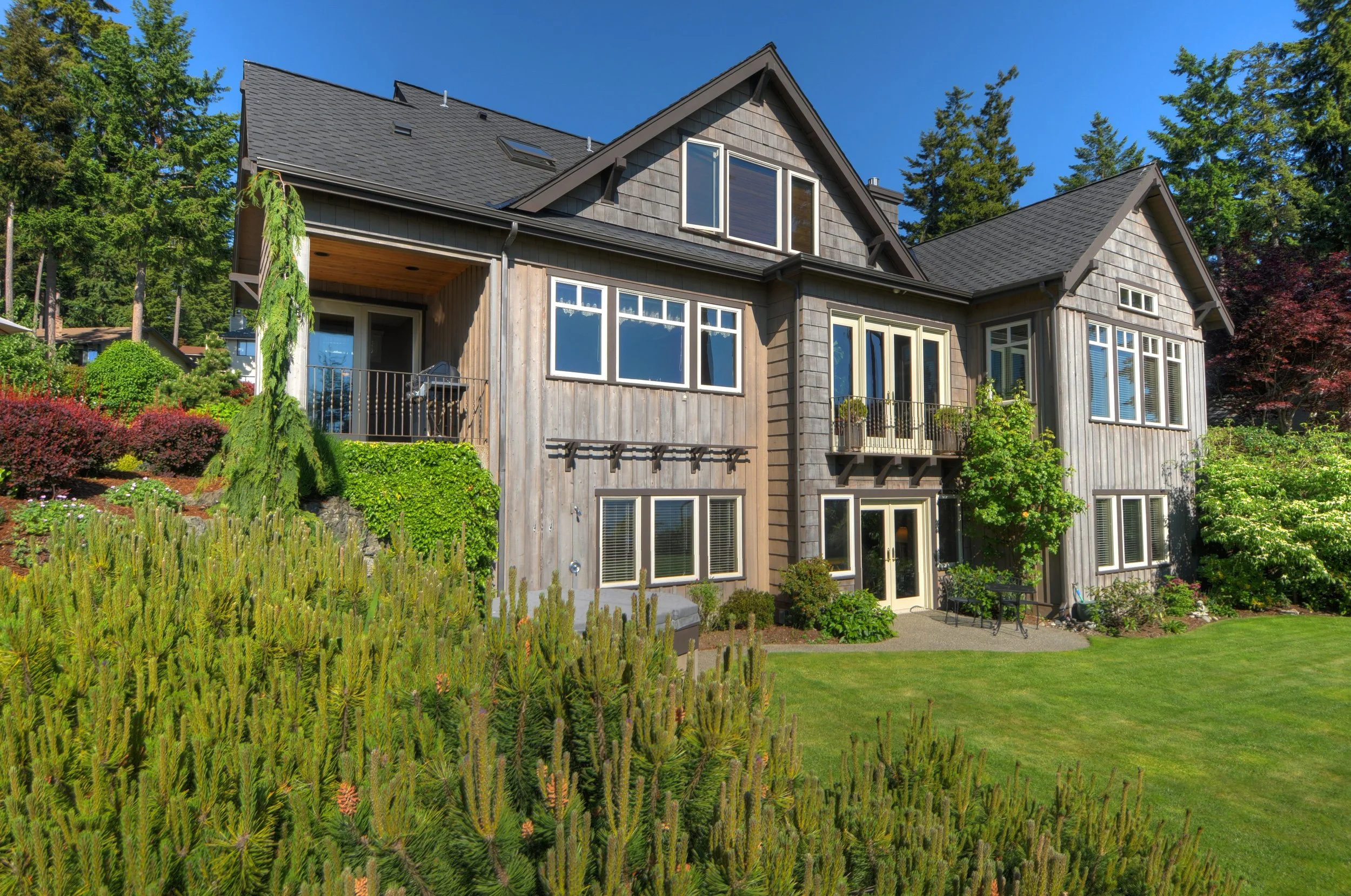 exterior734.jpg