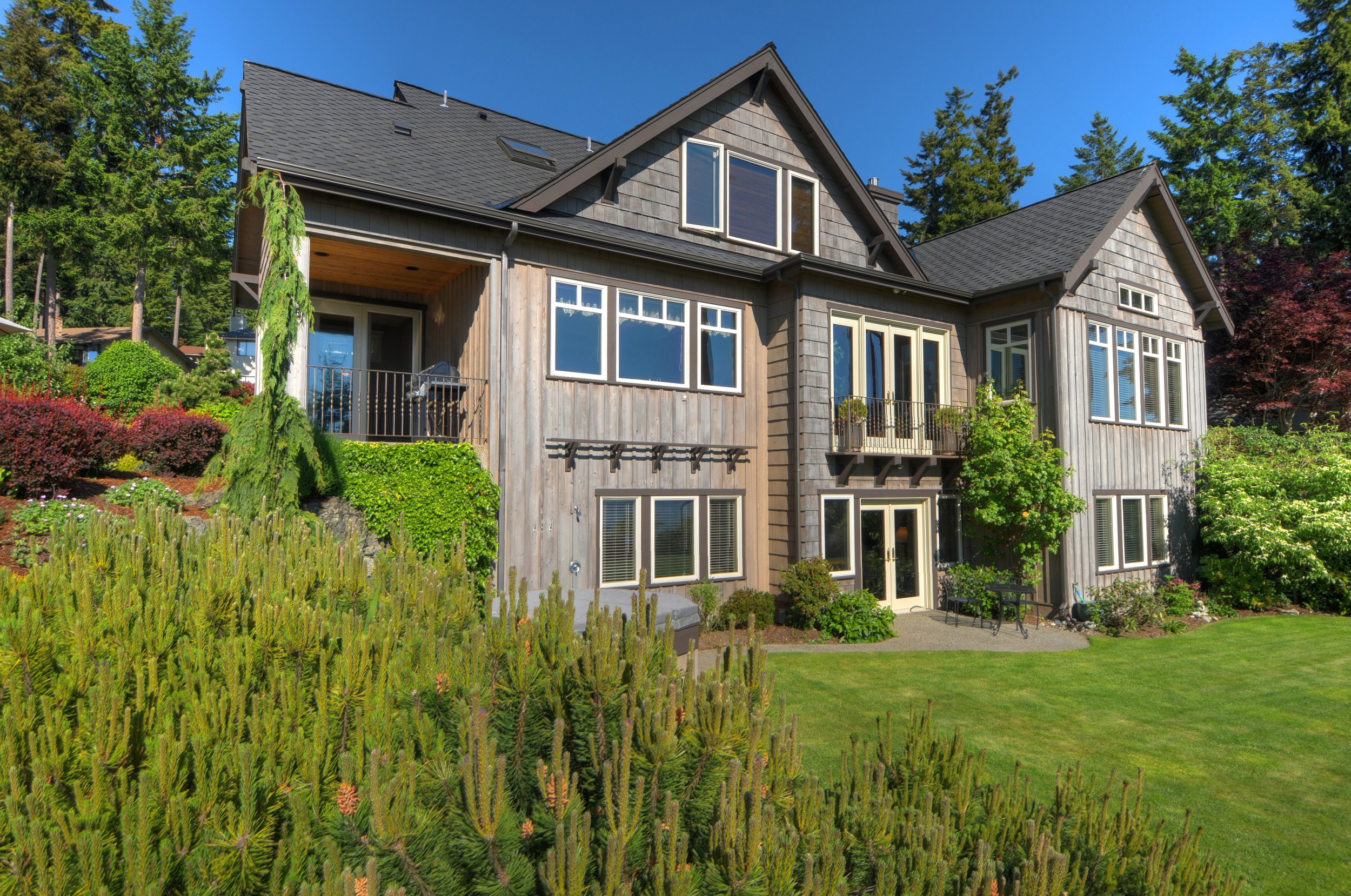 exterior734.jpg