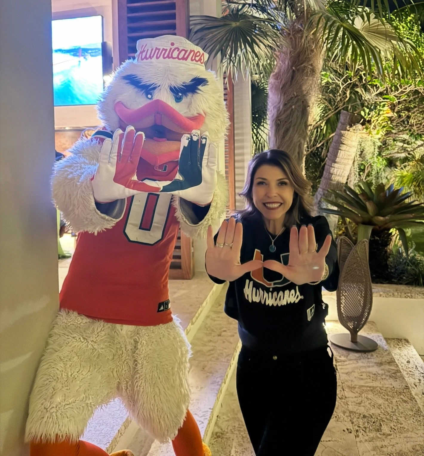 🏈💚🧡 CONGRATS, CANES! 🧡💚🏈

National Championship bound, which some people are calling the Cuban bowl 🇨🇺 which is especially fun for us here in Miami and for La Victoria Miami Collection! We emphasize our cultural roots in everything that we do