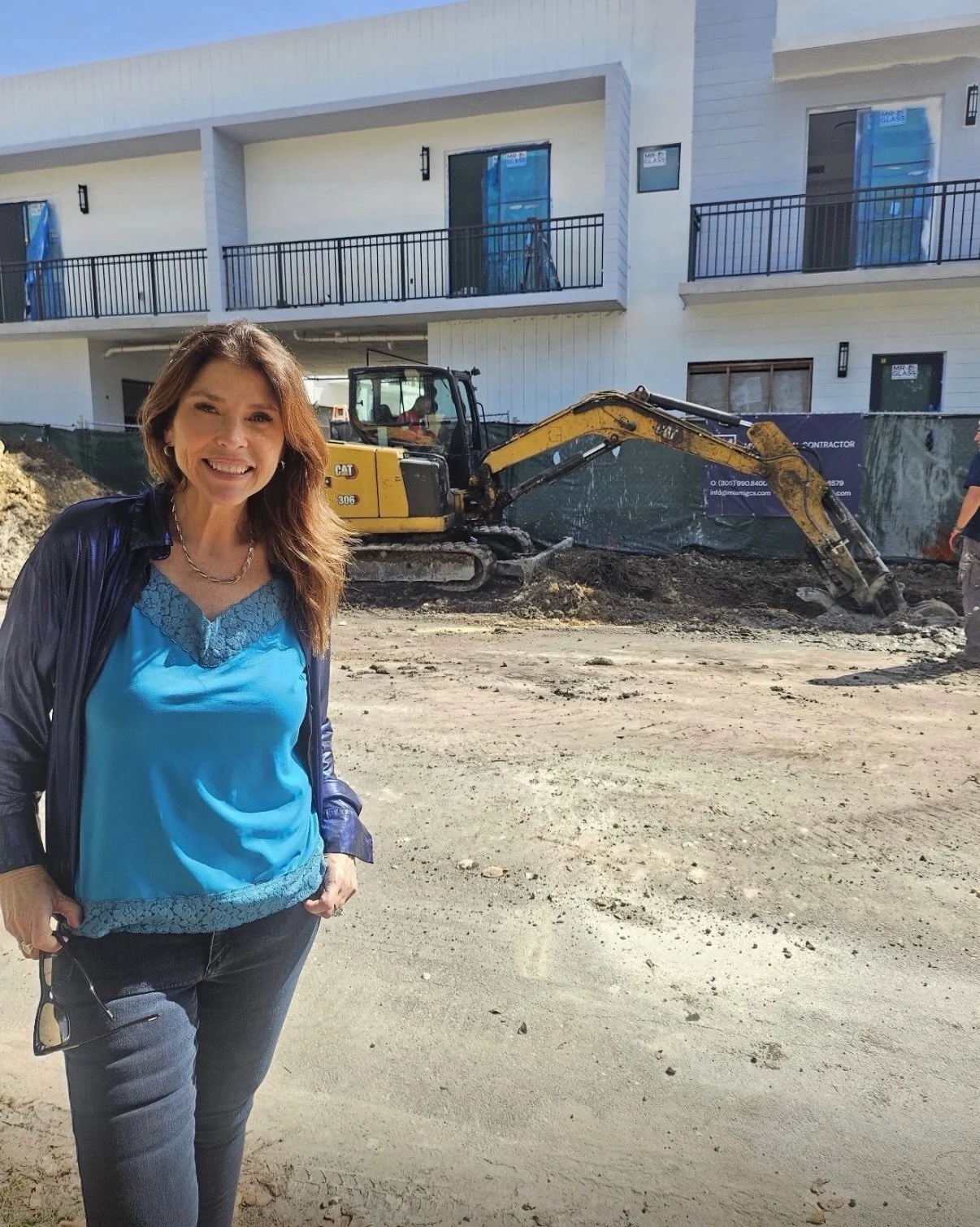 The fence is no longer here and we are so excited! That means we can get the sidewalks paved and getting closer to having our first guests arrive! 

#new #construction #cuba #inspired