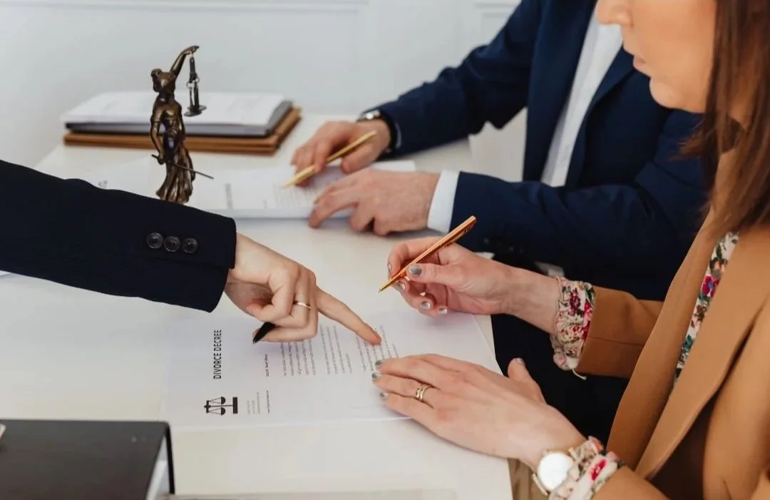 Sutton & Lovette attorney advising an entrepreneur on legal requirements for starting a business.