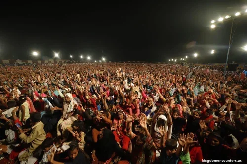 DAYS OF HARVEST – 92,417 DECISIONS to follow Jesus!