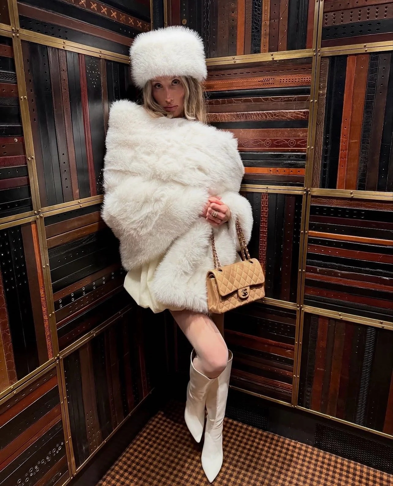 @alix_earle wears @nanajacqueline_ in Aspen 🤍 coats available at @revolve ❤️🌲🤍