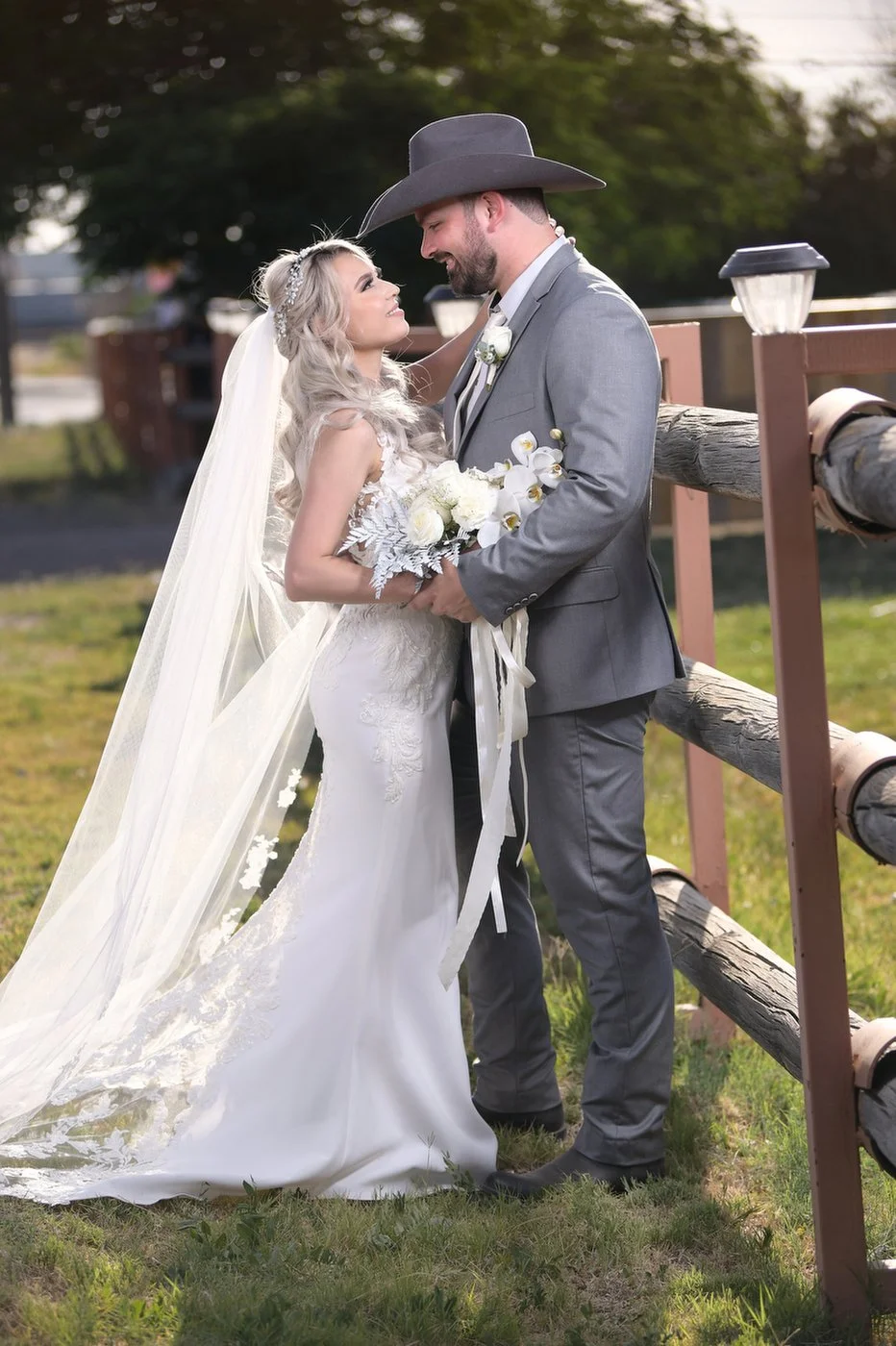 203 Lucy y Johnathan.JPG