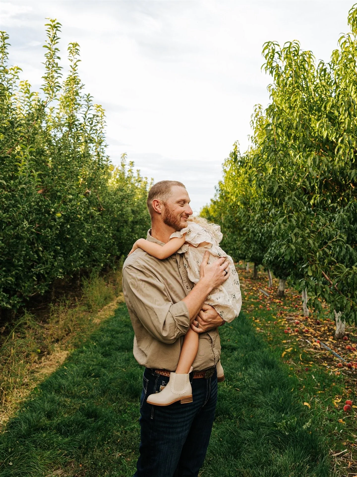 Family sessions just hit different 😭🫶

Also I need the weather to chill out! It&rsquo;s stressing me out 😂🤪

#utahphotographer #utahcountyphotography #utahphotography #utahfamilyphotographer #utahcountyphotographer #familyphotography #utahcountyf