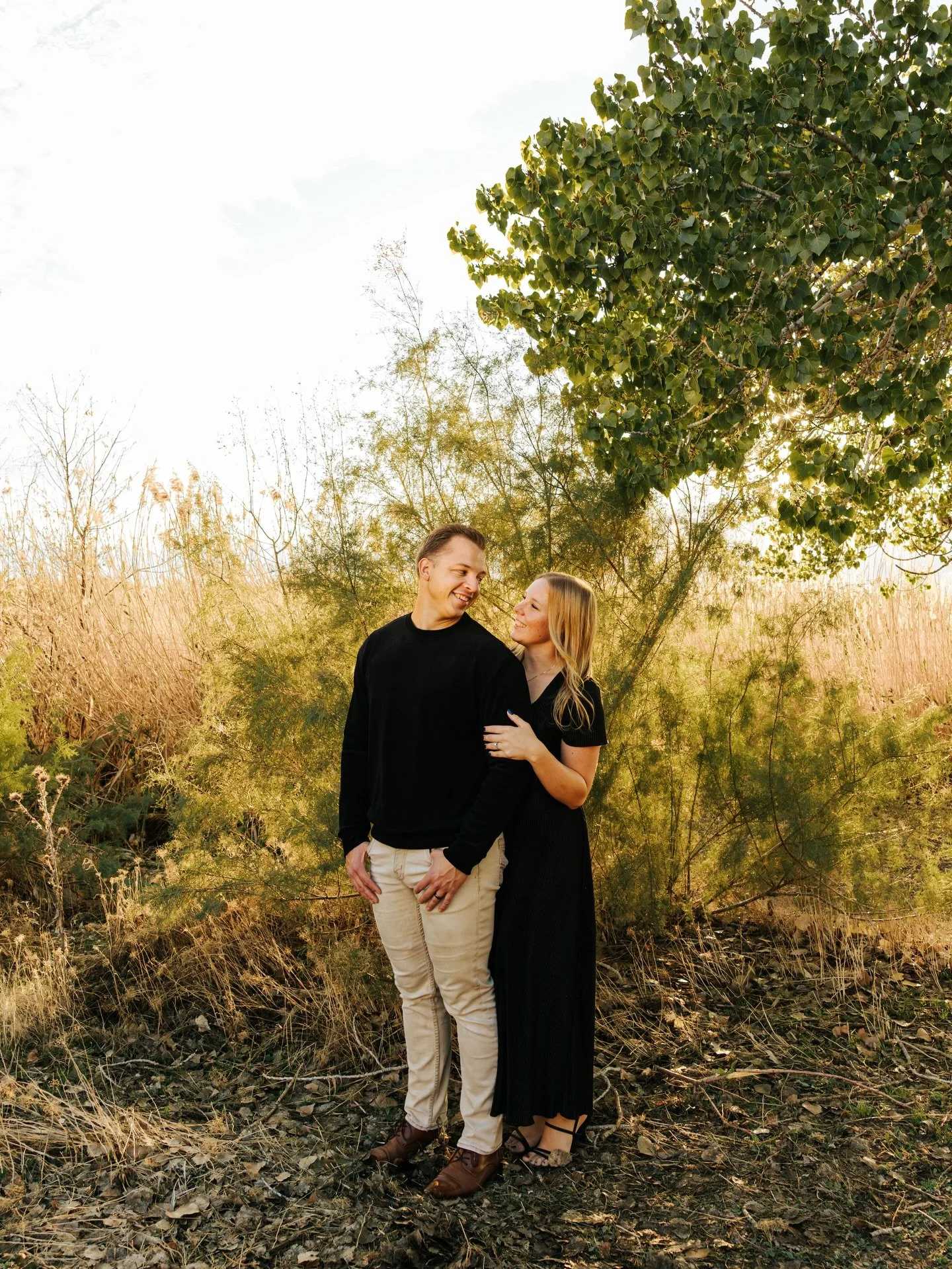 Amazing photos🤝Utah Lake 

The best thing about being a Utah photographer is there so many amazing locations to choose from! Did you know that when you book with me you get access to my 60+ page location guide!? Highlighting all the amazing location