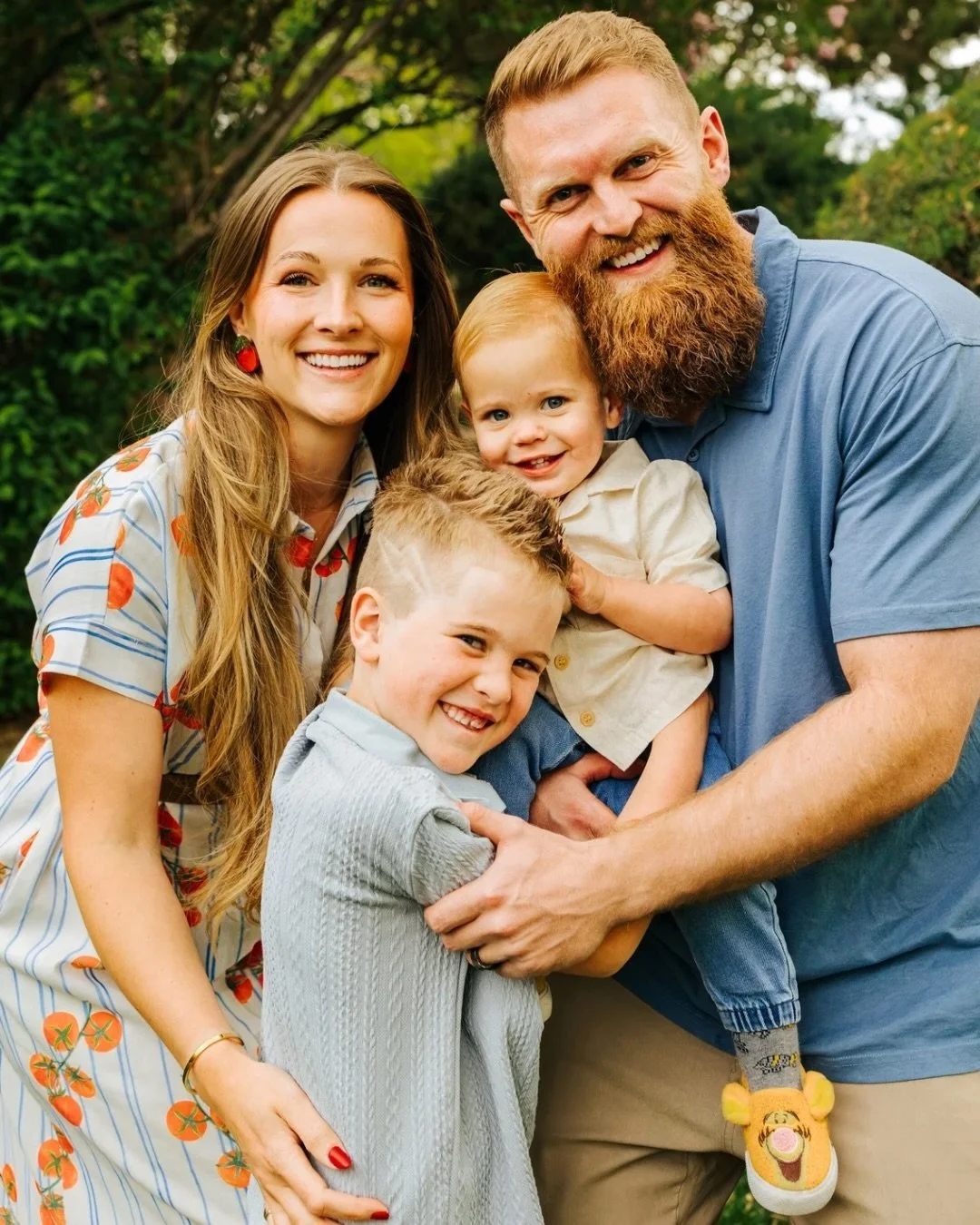 Green summer family photos just hit a little differently. ✨ If you&rsquo;ve been thinking about updating your family photos, now is the perfect time! I still have a few openings in July and August before the beautiful fall colors arrive.

And July me