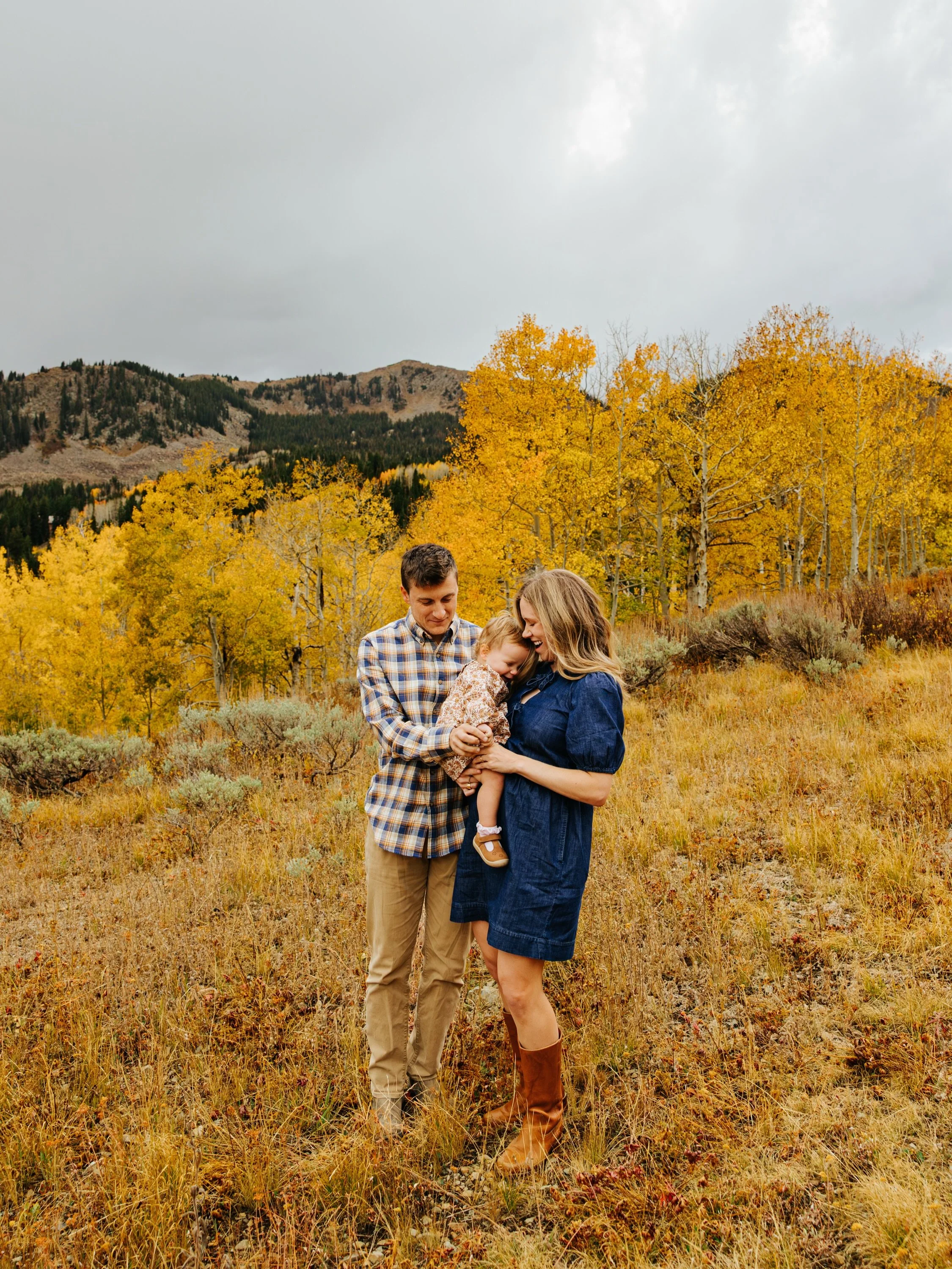 Just dreaming of fall😍
.
.
.
.
.
.
.
.
#UtahPhotographer #UtahFamilyPhotographer #SaltLakeCityPhotographer #UtahCountyPhotographer #FamilyPhotography 
Utah photographer | Utah family photographer | Utah wedding photographer | Utah couples photograph