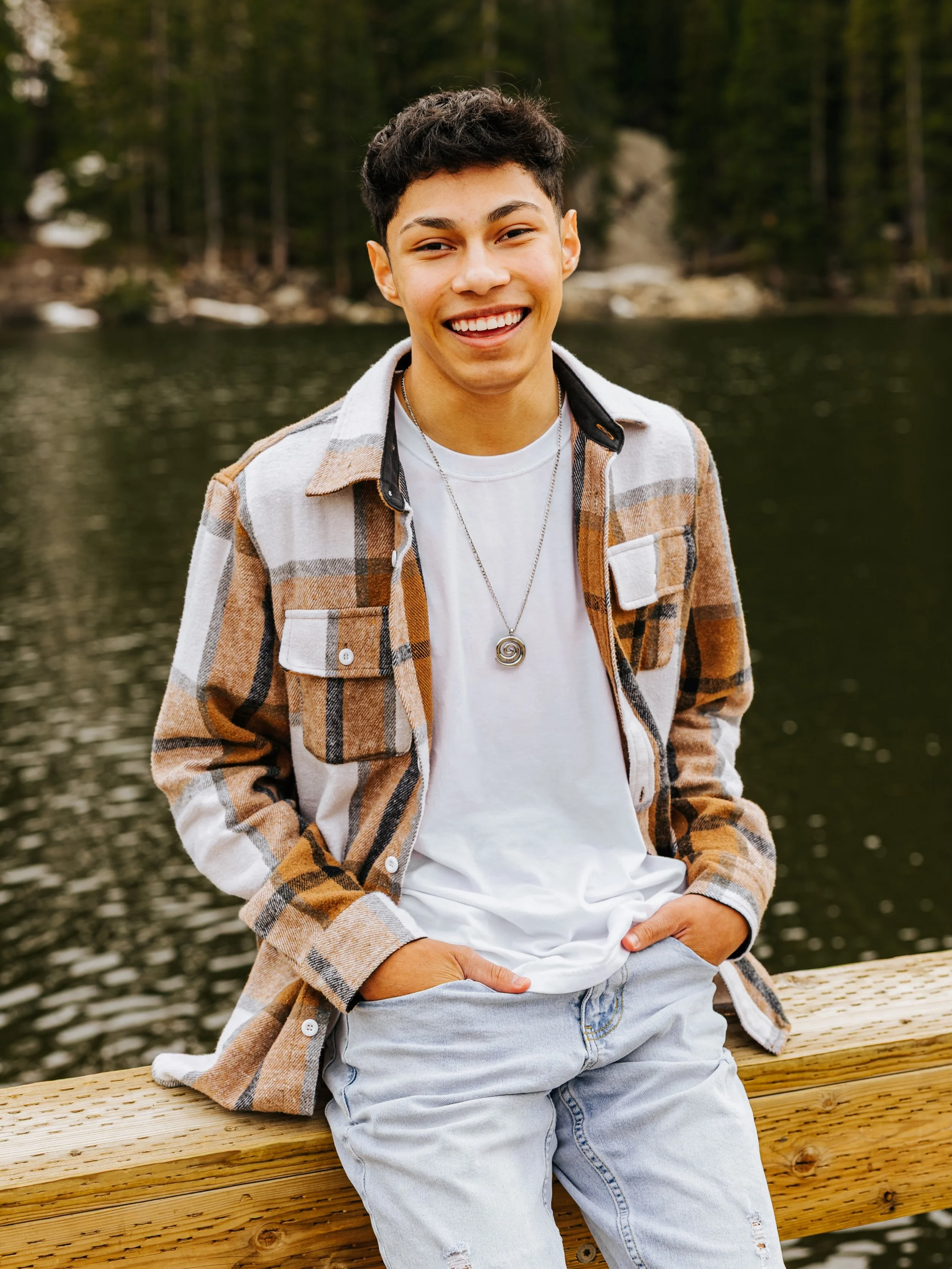 Missing those senior photo sessions! 

Wishing all the recent high school grads the best of luck as you start college. You&rsquo;ve got this! 💪🎓