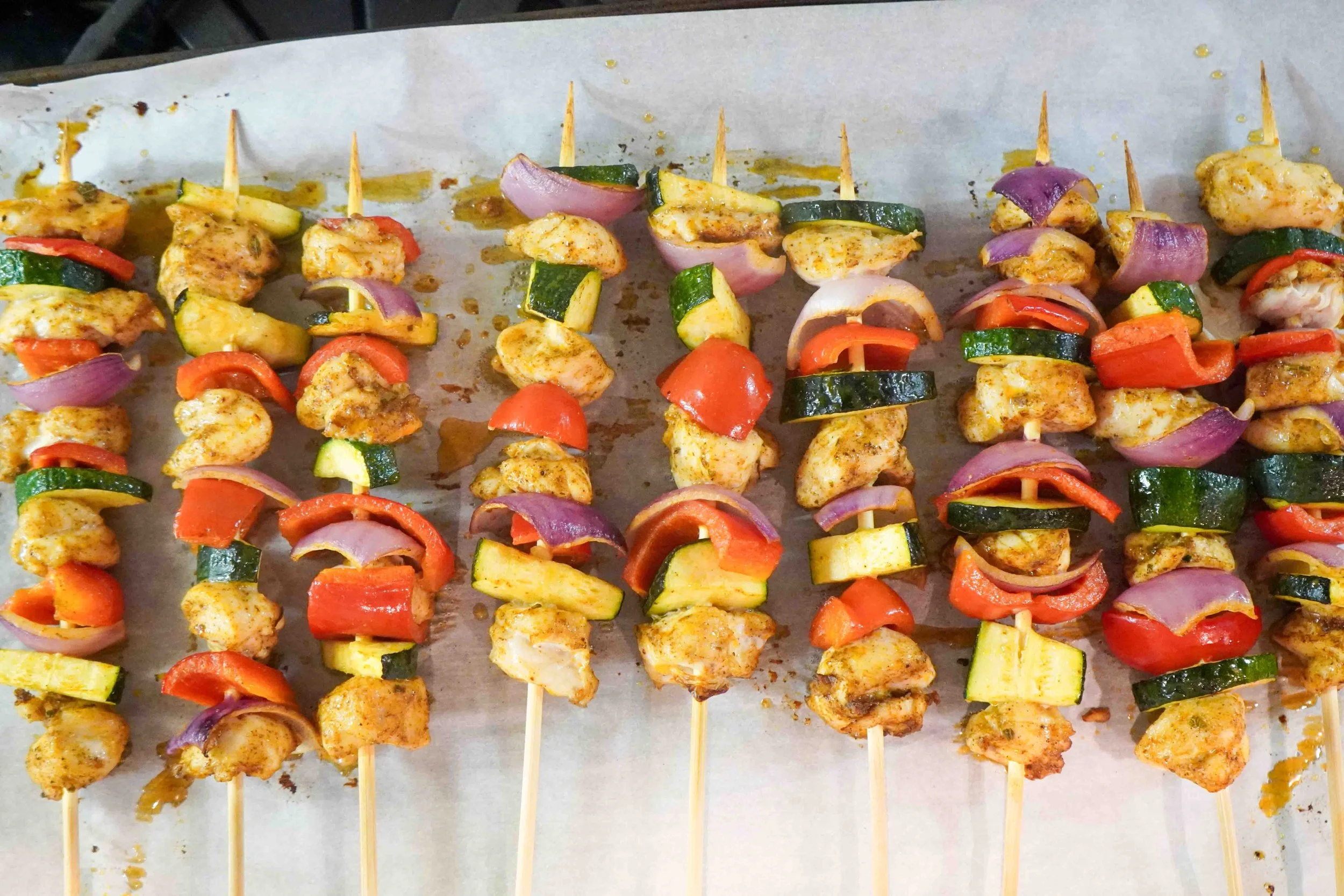 MEDITERRANEAN STYLE CHICKEN SKEWERS