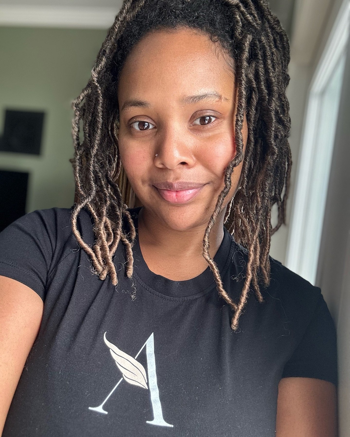 Hi, I&rsquo;m Rachel! Spinal Energetics Practitioner &amp; Reiki Master ✨

After searching for a professional and relaxing atmosphere for my clients but worrying about committing to a full-time rental, I decided to create a co-working space in vibran