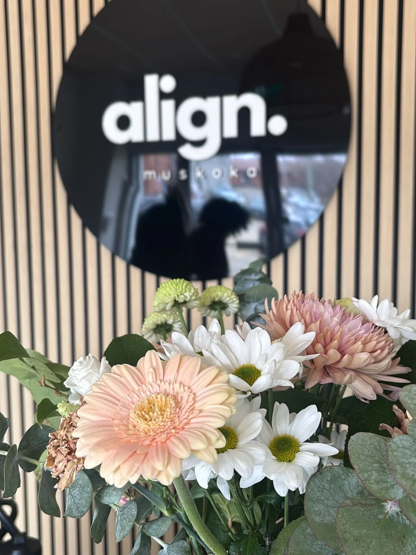 Fresh flowers are a must 💐