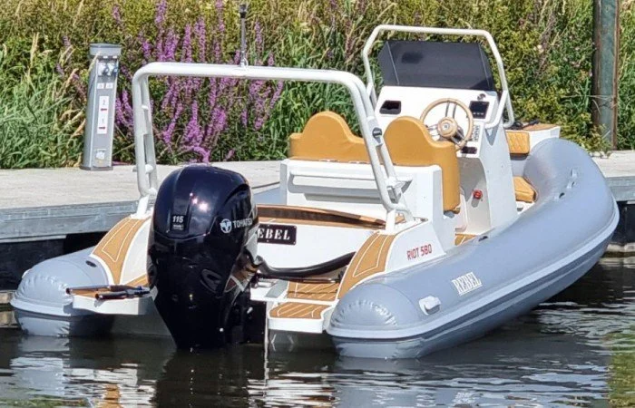 700x450-crop-90-rebel-riot-580-for-sale-farndon-marina.8.jpg