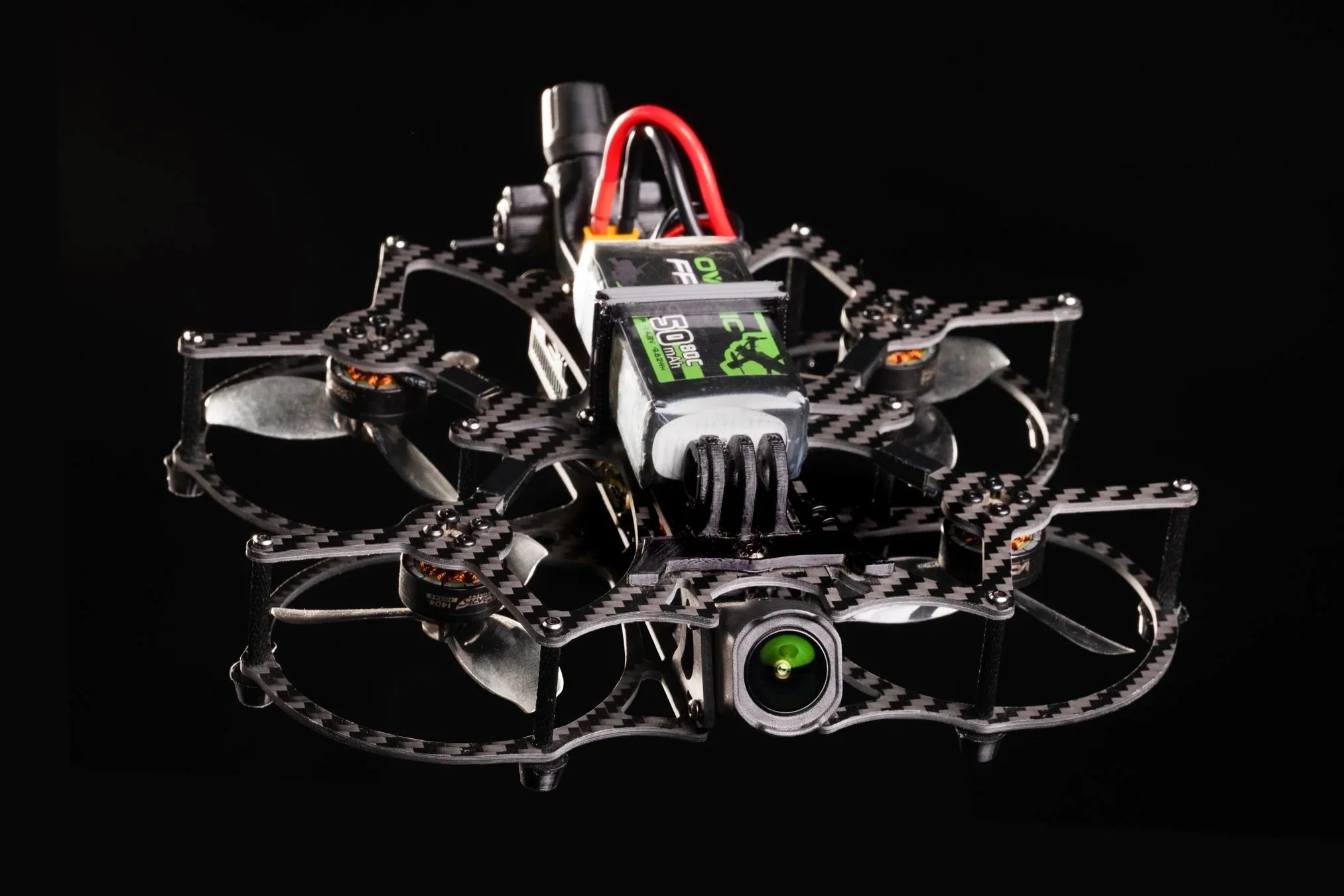 Drone cinewhoop nyx 2.5 en fondo negro