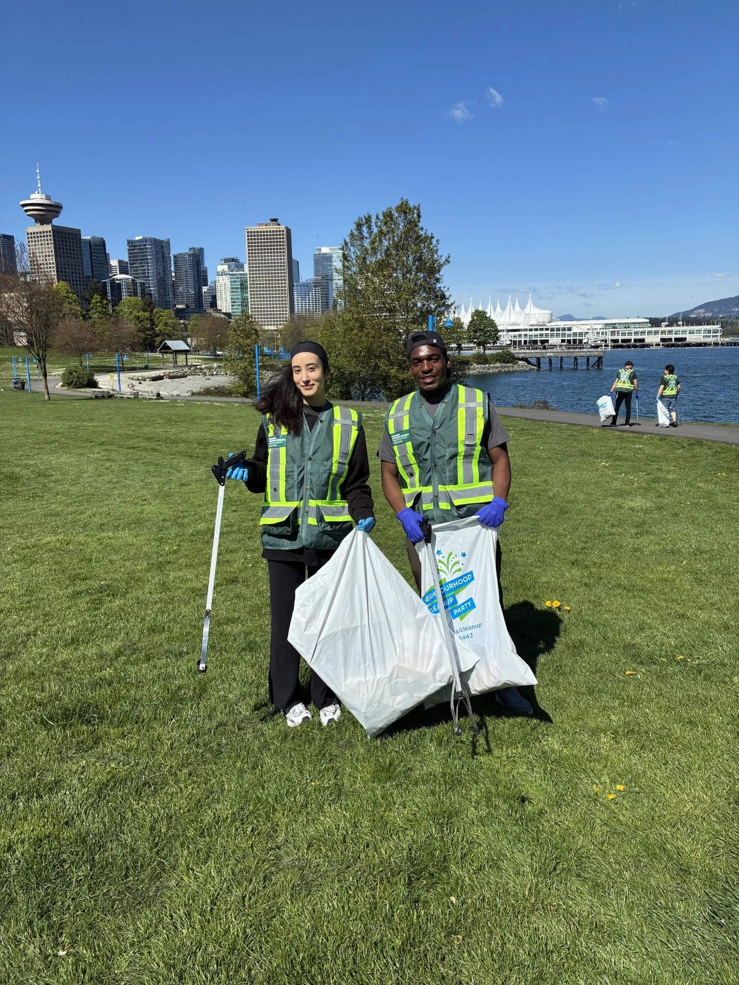 EarthDayCommunityCleanup_Madina_CrabPark.jpg
