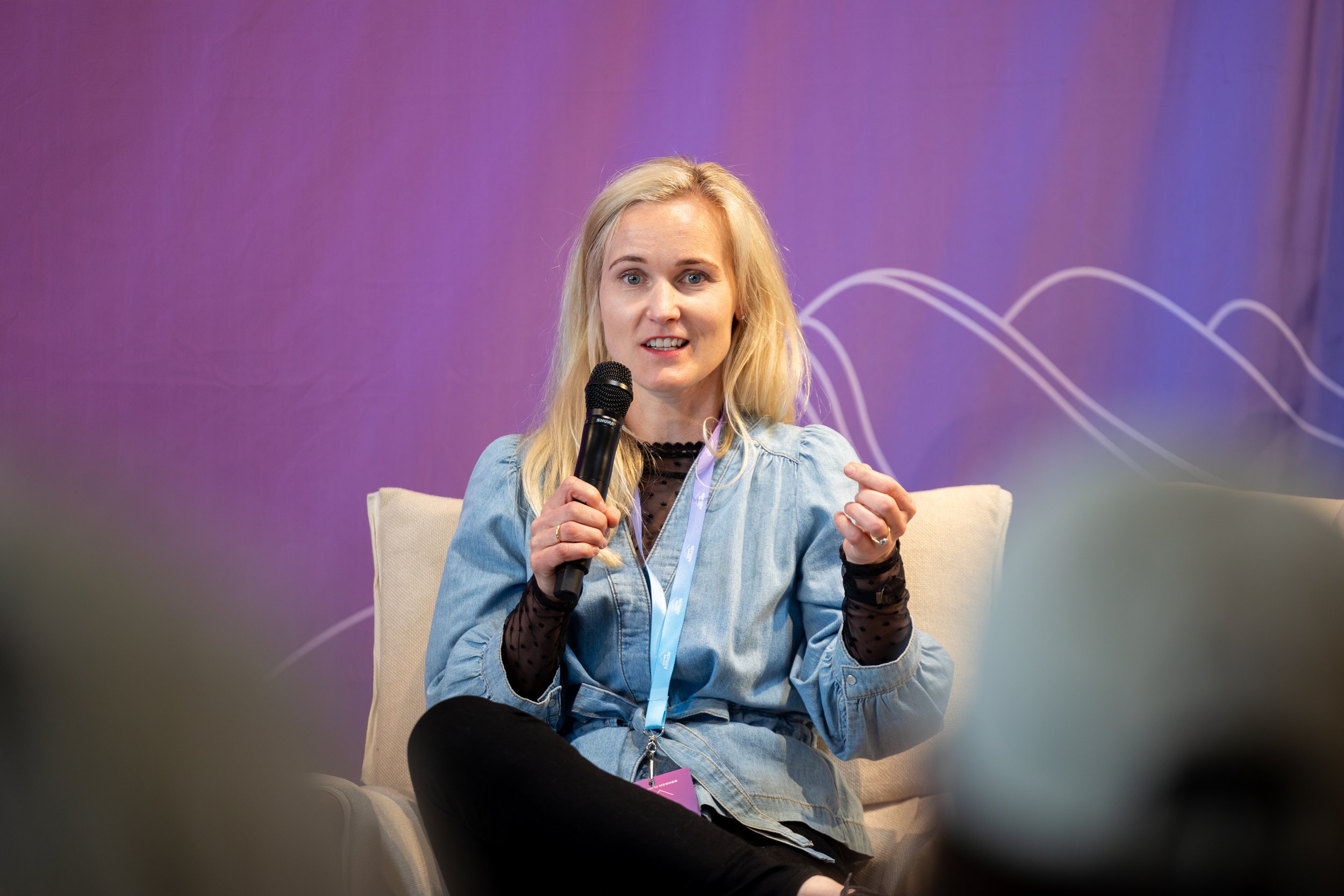Image showing Kathrin Holzfurtner as a speaker, displaying thought leadership. Kathrin Holzfurtner delivers modern talent acquisition strategy and solutions as fractional and interim talent strategist based in Germany, Munich.