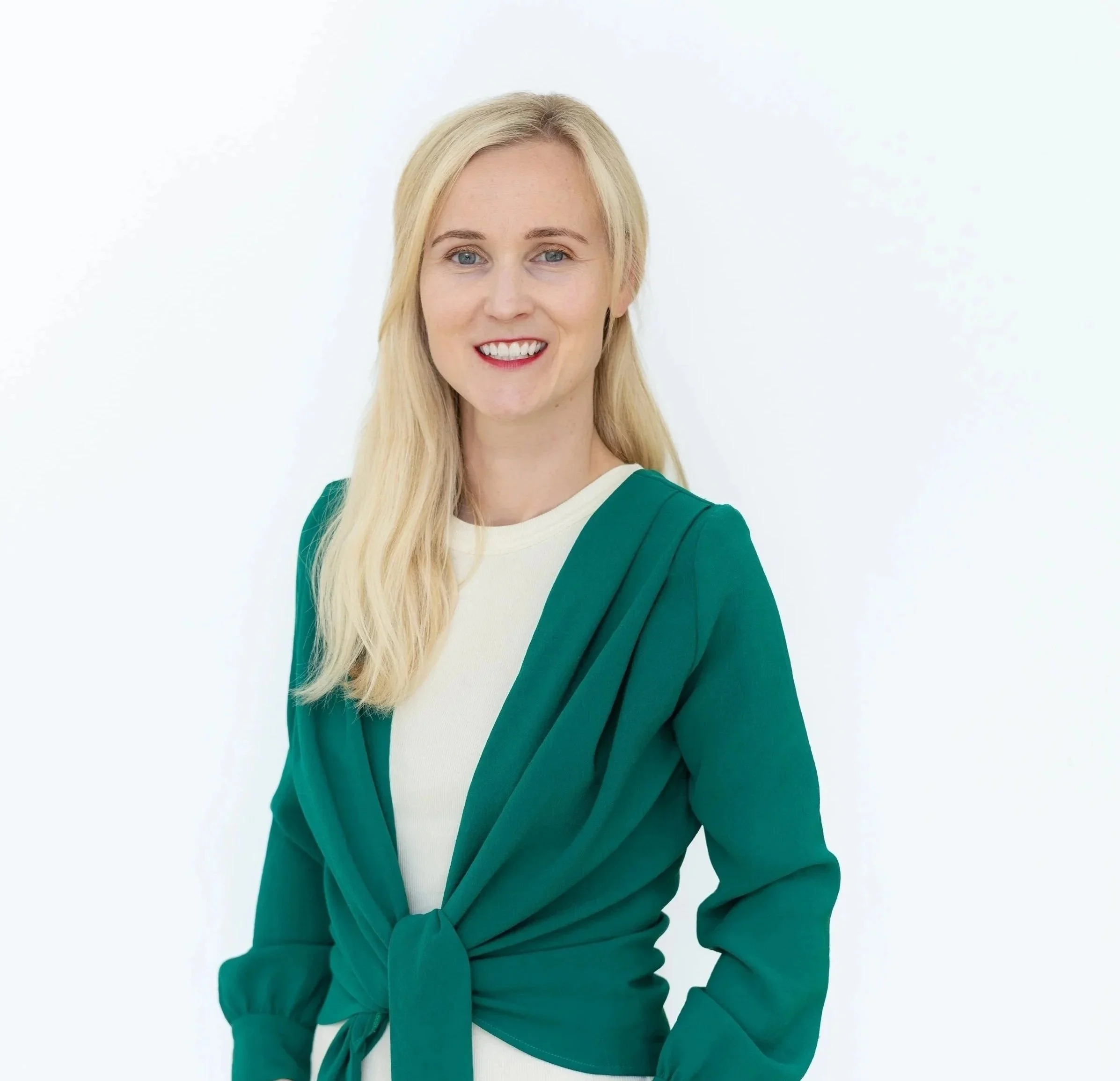 Kathrin Holzfurtner, Fractional and Interim Head of Talent based in Germany. True Talent helps growth stage businesses build the foundations of hiring excellence - and then elevates them into systems for talent success and high performance.