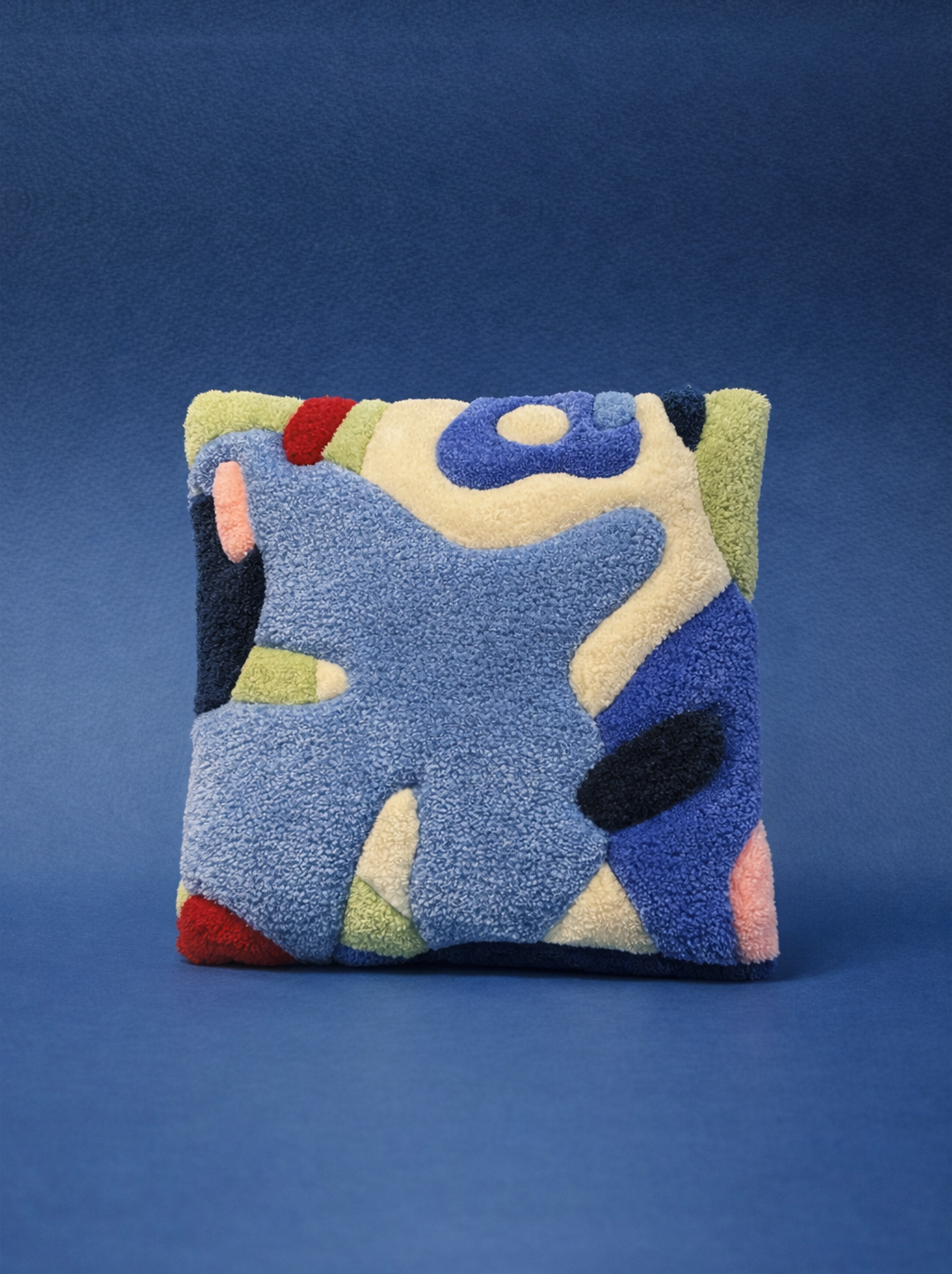 Sculpted cushion in collaboration with Vrai*Creation • 2025 (© Anaïs Le Maguer)