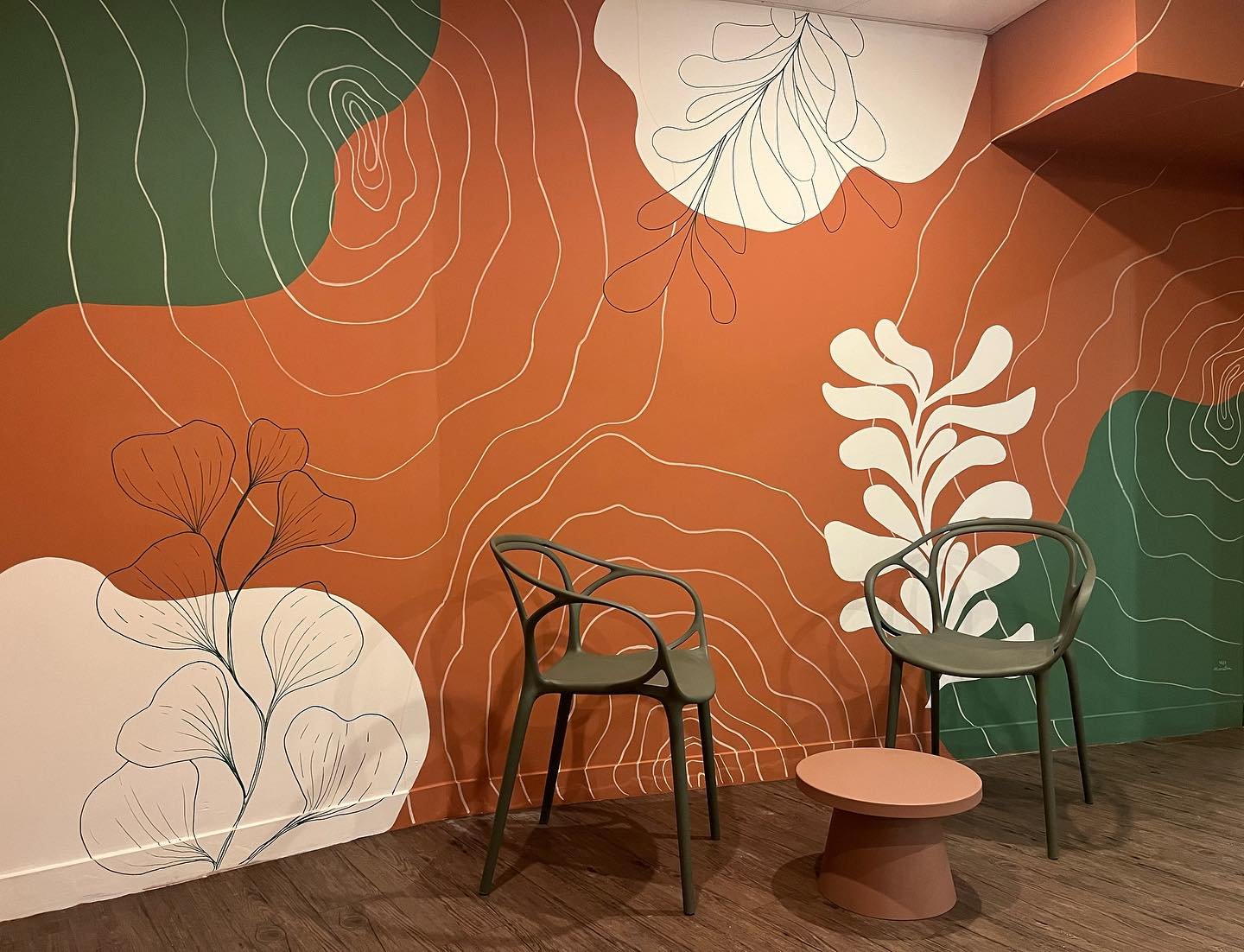 R&eacute;novation r&eacute;alis&eacute;e au sein de @hotelgolf_fontcaude  au niveau du Rez de jardin amenant au restaurant, telle une galerie d&rsquo;art 🖼️

Une decoration &eacute;ph&eacute;m&egrave;re d&eacute;velopp&eacute;e autours de la biophil