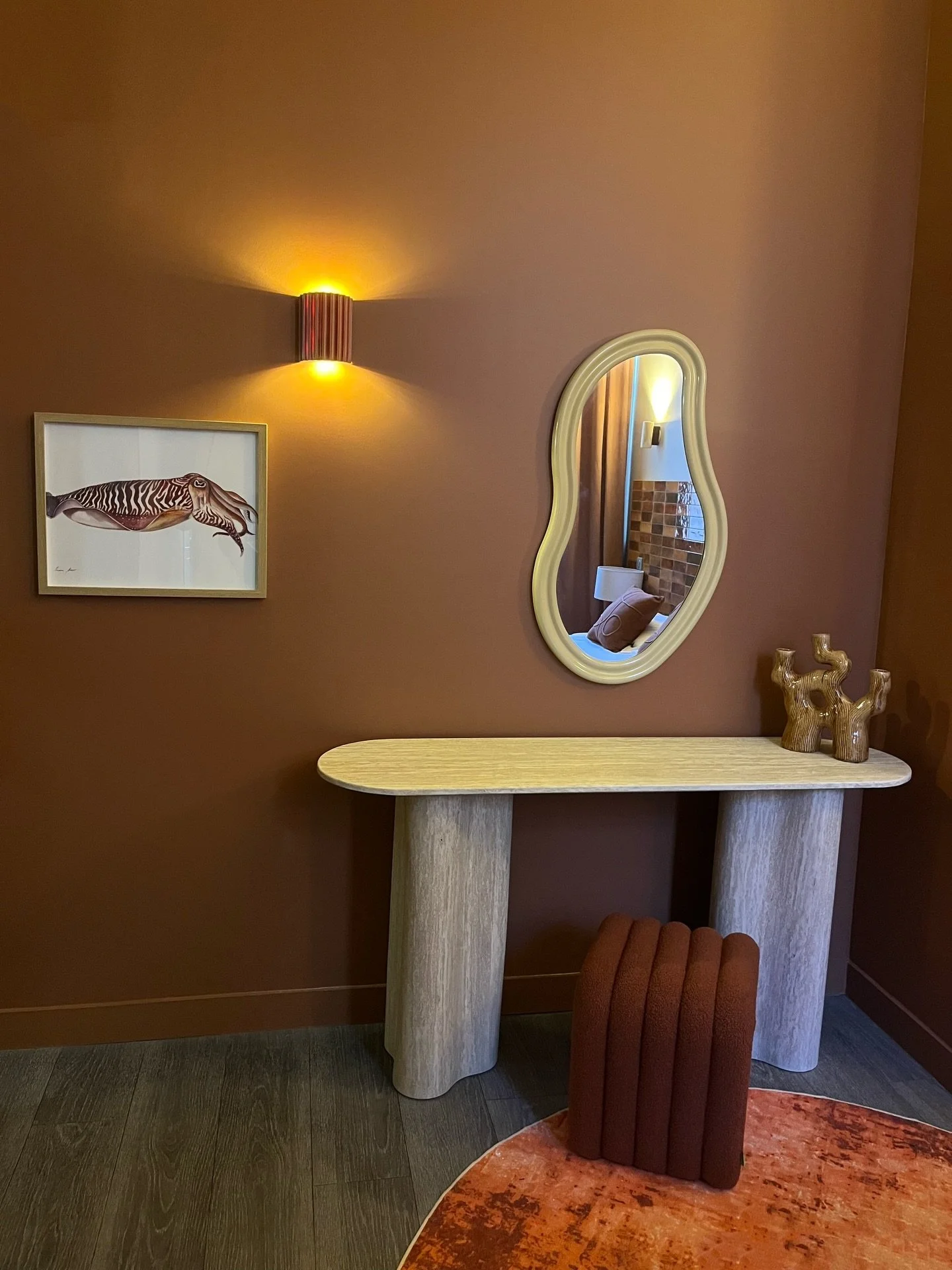 ✨ Rencontre entre la gastronomie et la d&eacute;coration, un d&eacute;fi &agrave; relever &agrave; @hoteldeparis_sete ✨

La suite des chambres de l&rsquo;h&ocirc;tel de Paris se r&eacute;inventent en cette fin d&rsquo;ann&eacute;e et s&rsquo;habillen